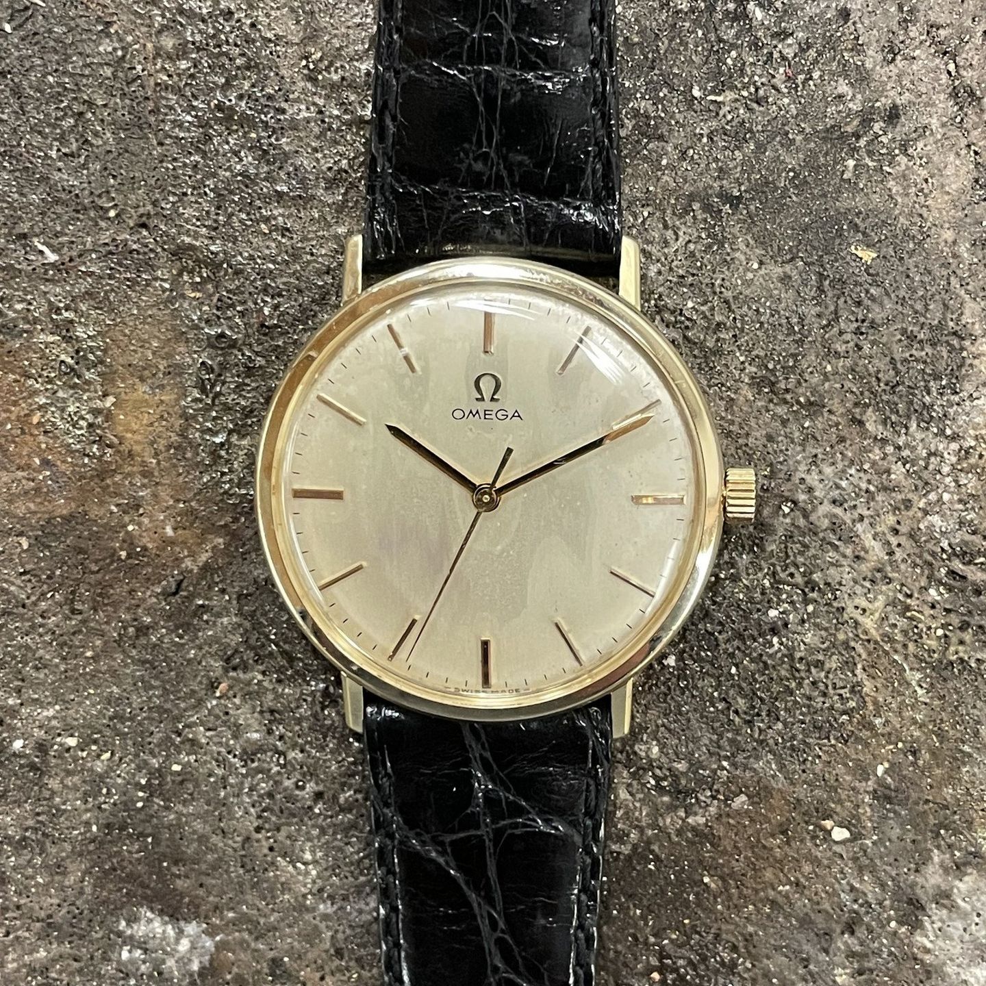 Omega Genève 131026 (Onbekend (willekeurig serienummer)) - Grijs wijzerplaat 34mm Geelgoud (1/6)