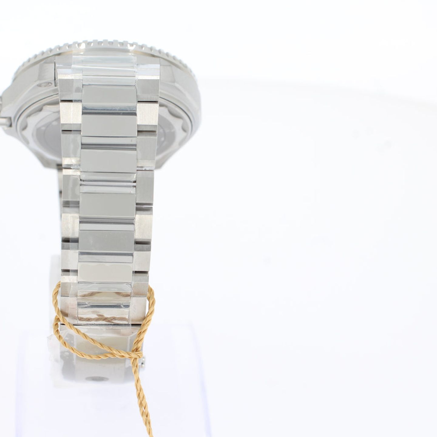 Omega Seamaster Planet Ocean 217.30.42.21.01.002 (2025) - Black dial 42 mm Titanium case (4/4)