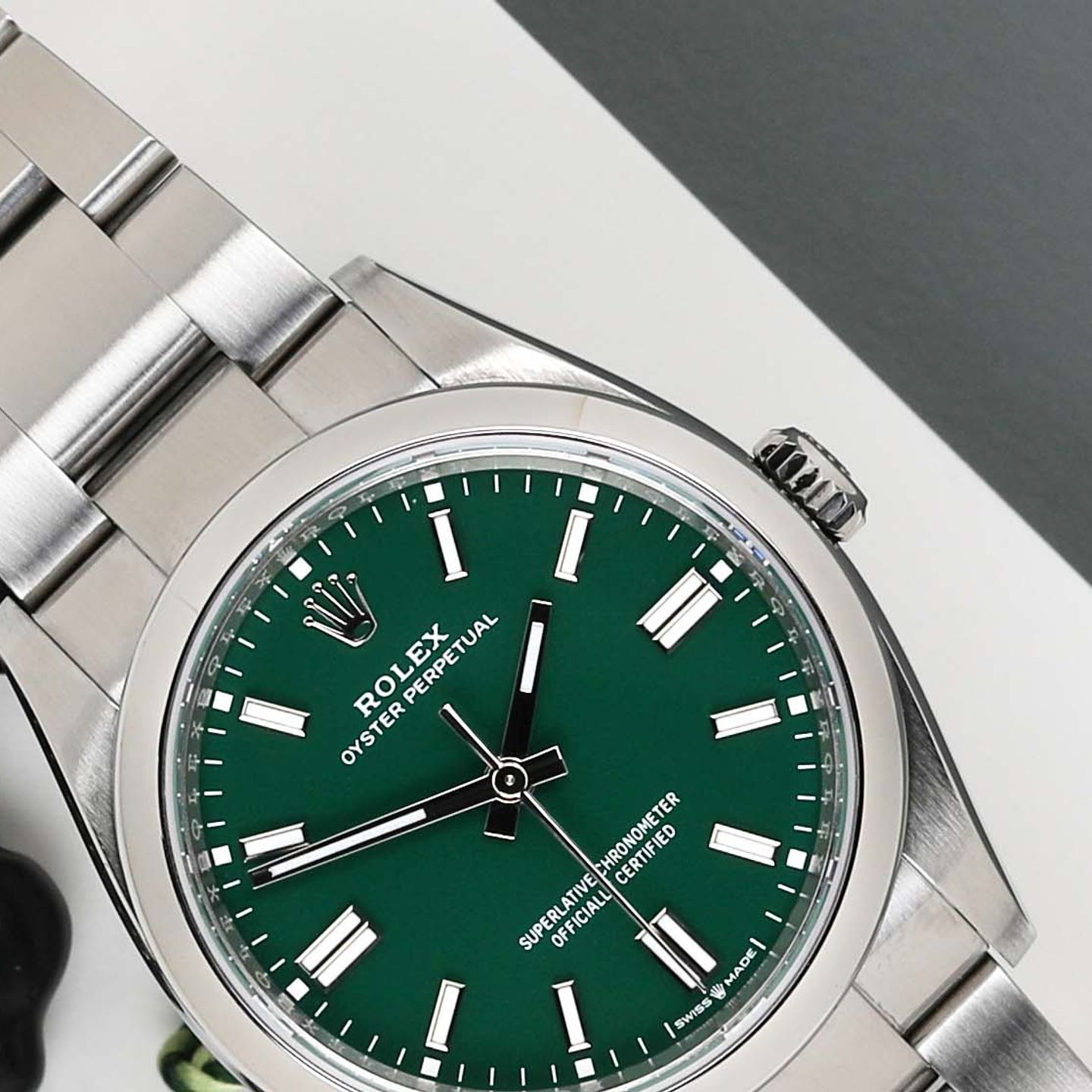 Rolex Oyster Perpetual 36 126000 (2022) - Green dial 36 mm Steel case (3/8)
