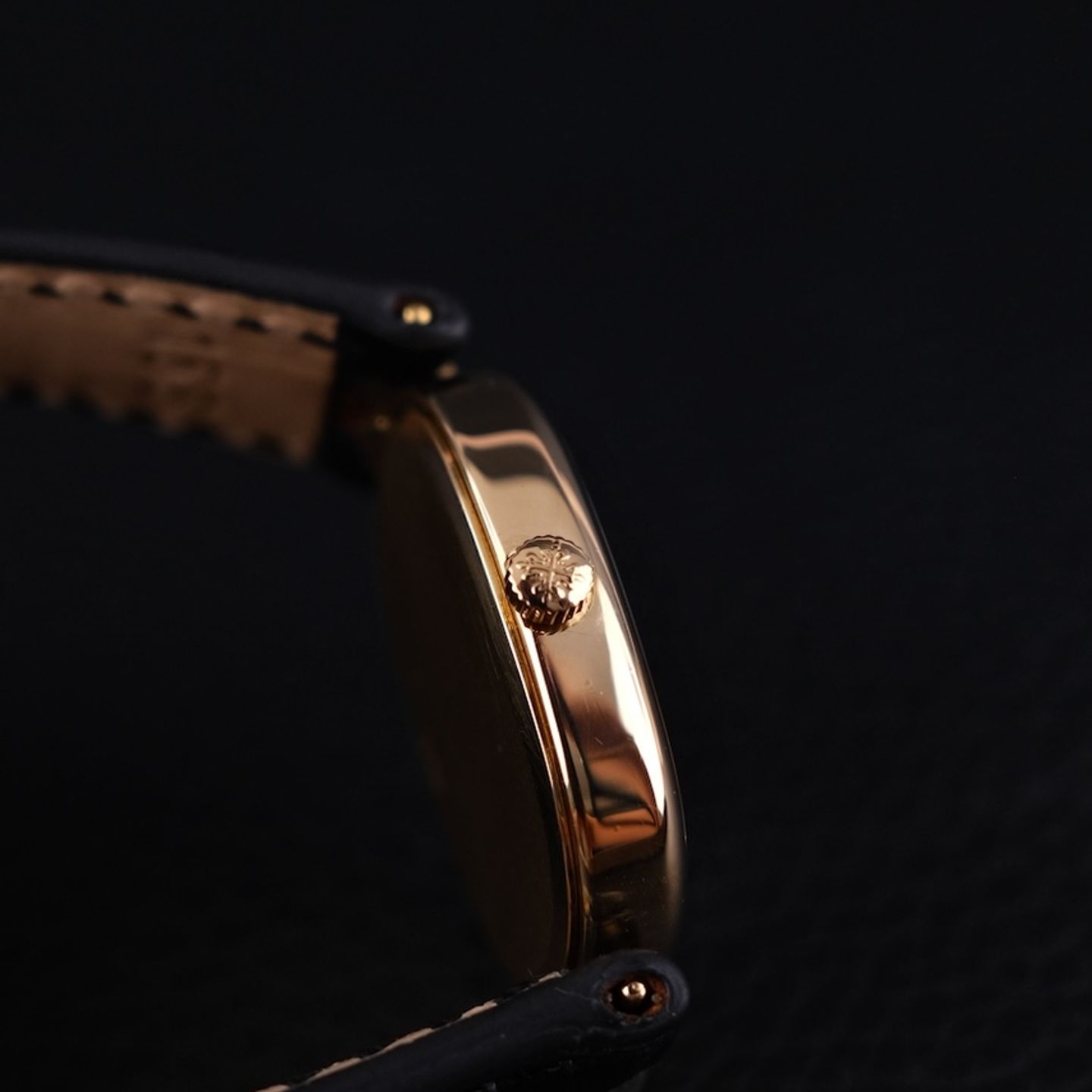 Patek Philippe Golden Ellipse 4826 (Unknown (random serial)) - Blue dial 23 mm Yellow Gold case (6/8)