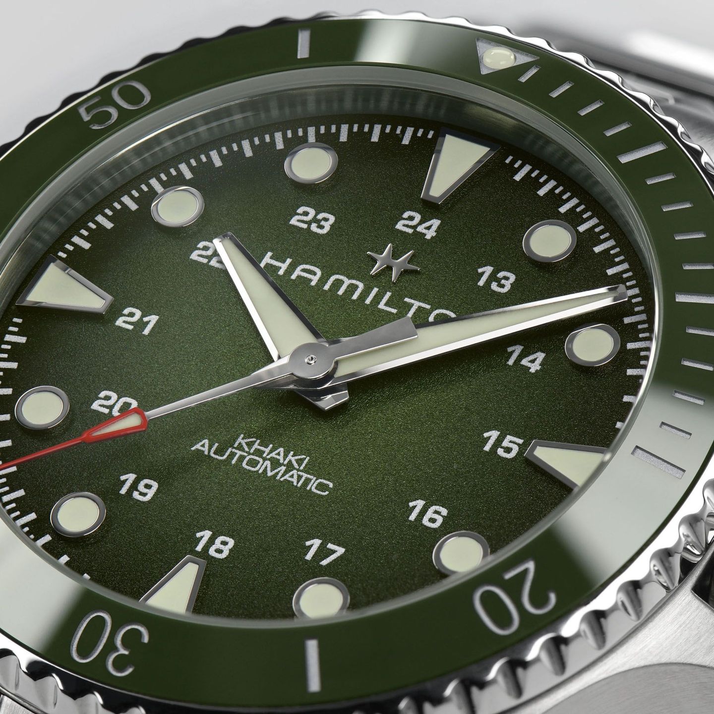 Hamilton Khaki Navy H82525160 (2024) - Groen wijzerplaat 43mm Staal (4/6)