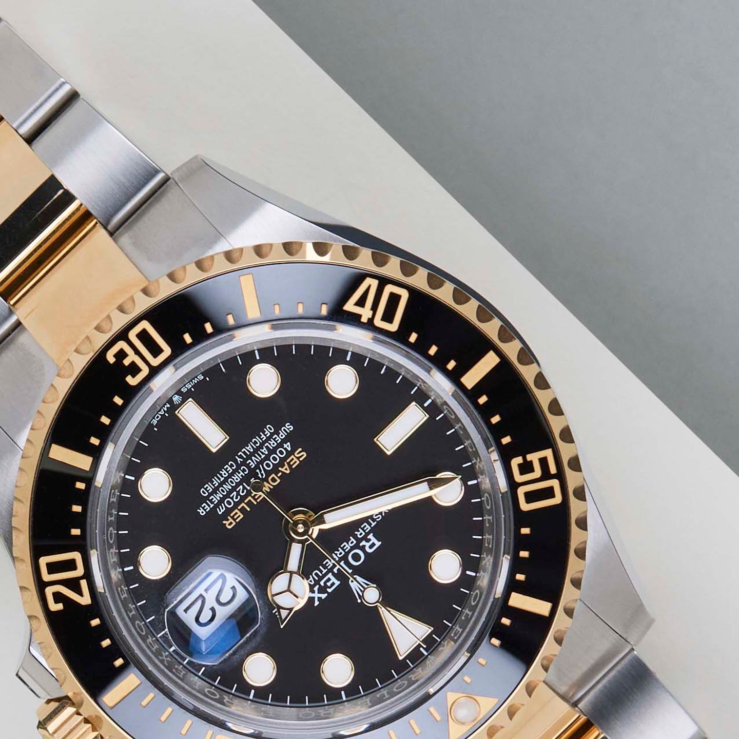 Rolex Sea-Dweller 126603 (2023) - Black dial 43 mm Gold/Steel case (4/8)
