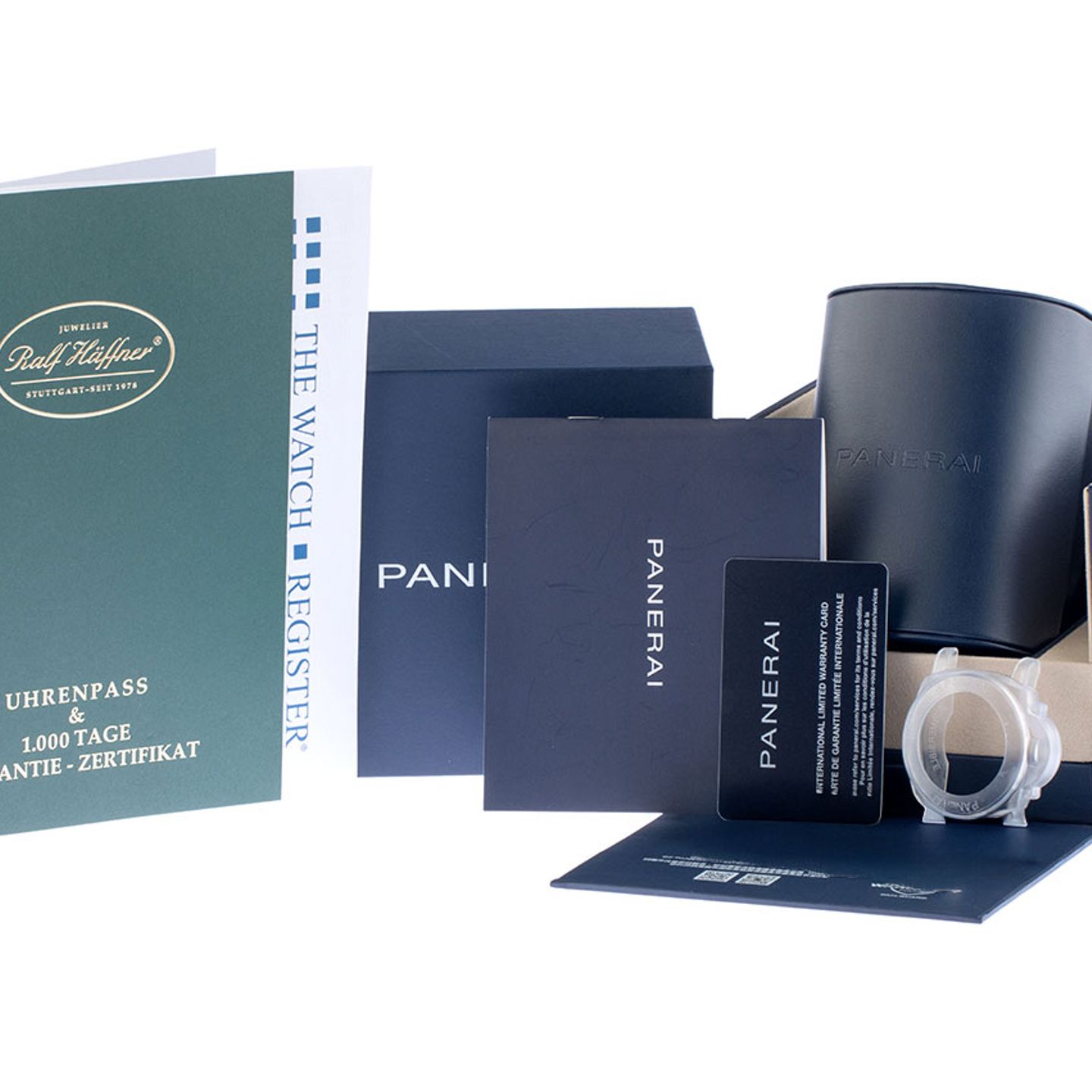 Panerai Radiomir PAM01382 (2025) - Black dial 45 mm Steel case (2/7)