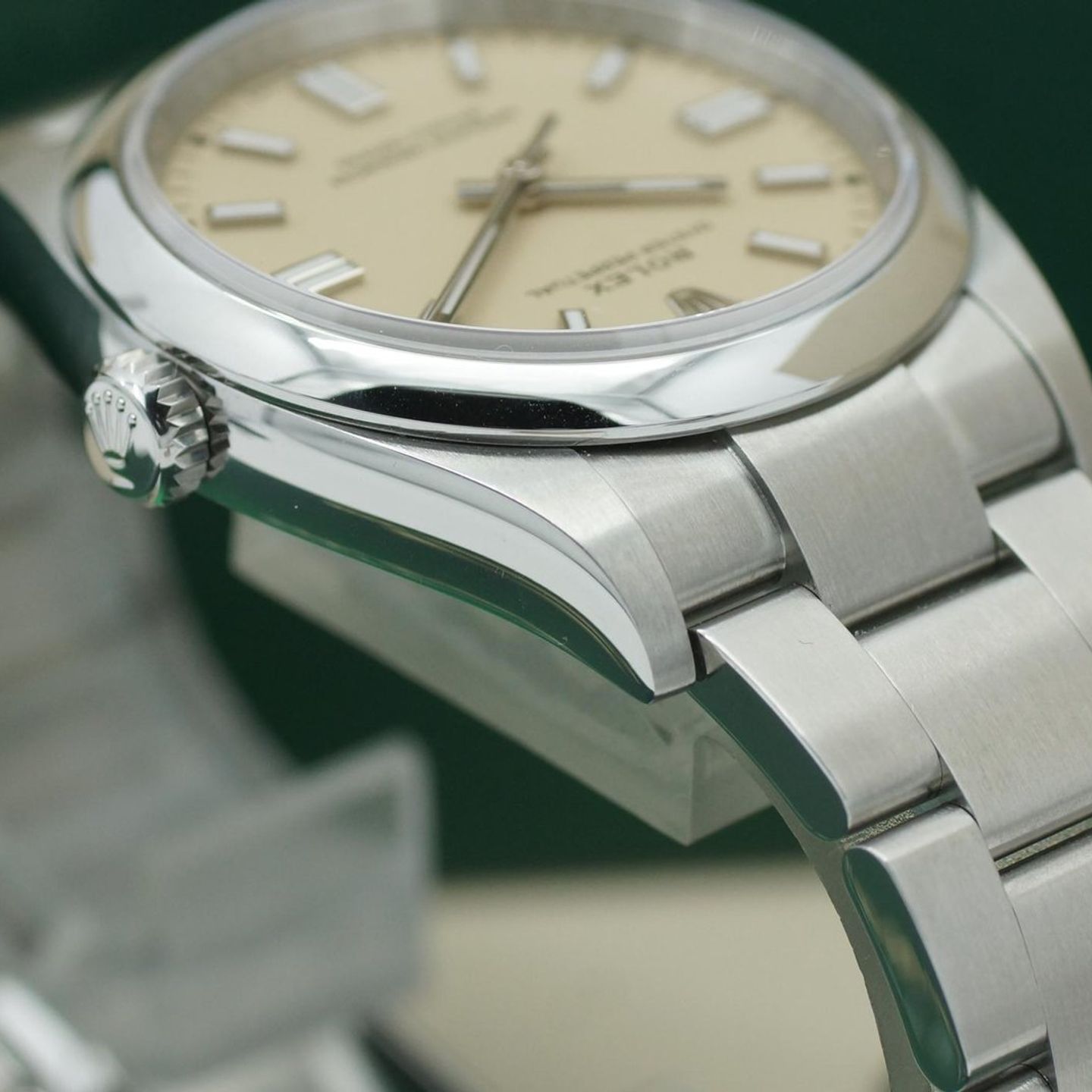 Rolex Oyster Perpetual 36 126000 (2020) - Beige wijzerplaat 36mm Staal (8/8)