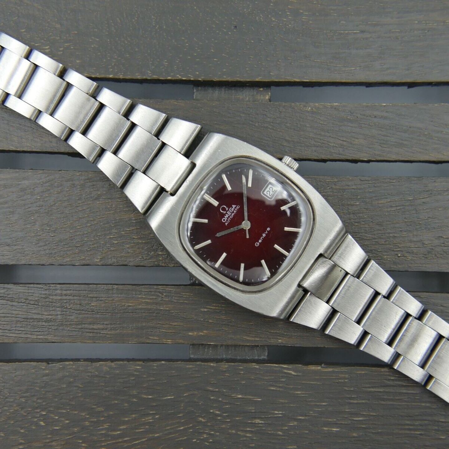 Omega Genève 166.0191 (Unknown (random serial)) - Red dial Unknown Unknown case (8/8)