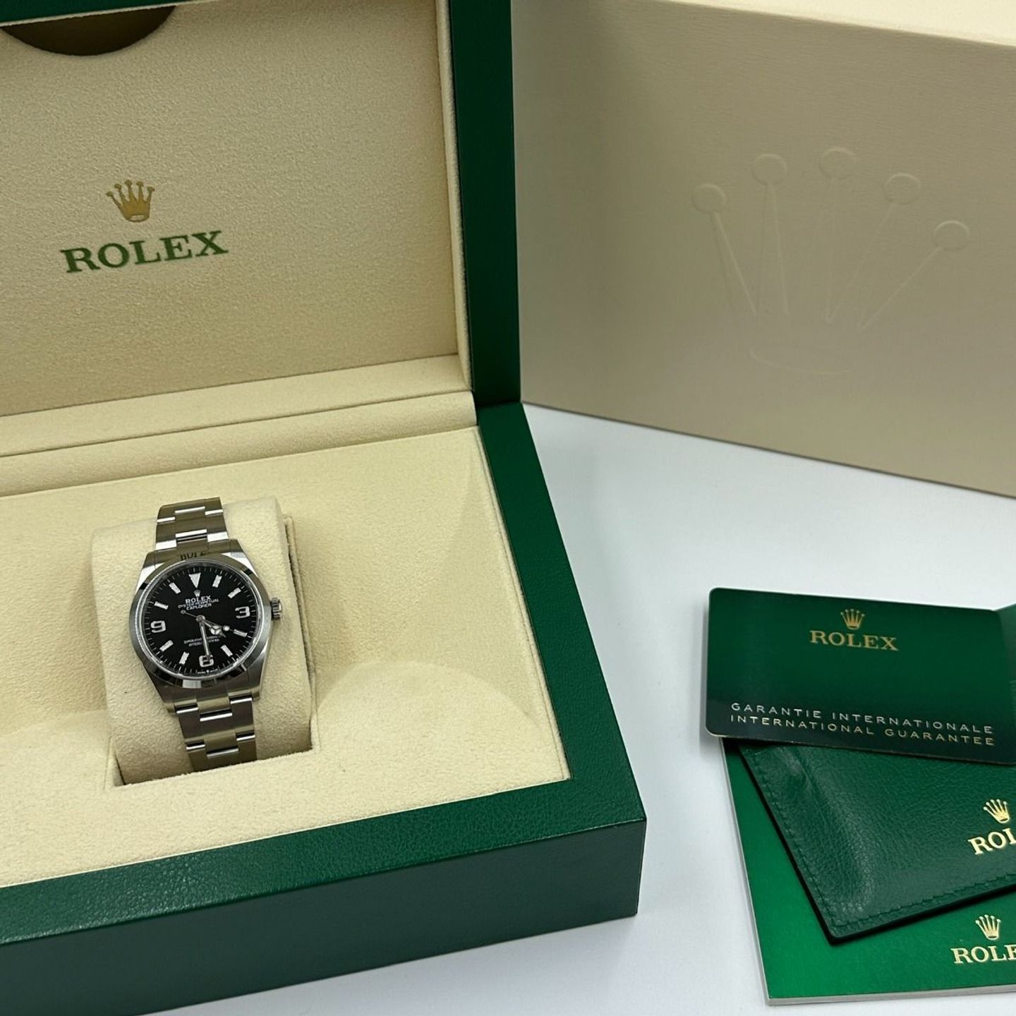 Rolex Explorer 124270 (2023) - Black dial 36 mm Steel case (2/8)