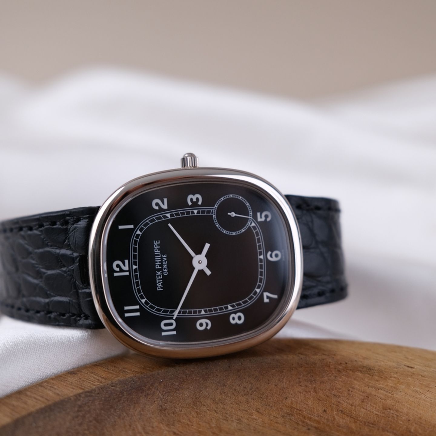 Patek Philippe Golden Ellipse 5738/1R-001 (Onbekend (willekeurig serienummer)) - Zwart wijzerplaat 35mm Roségoud (4/8)