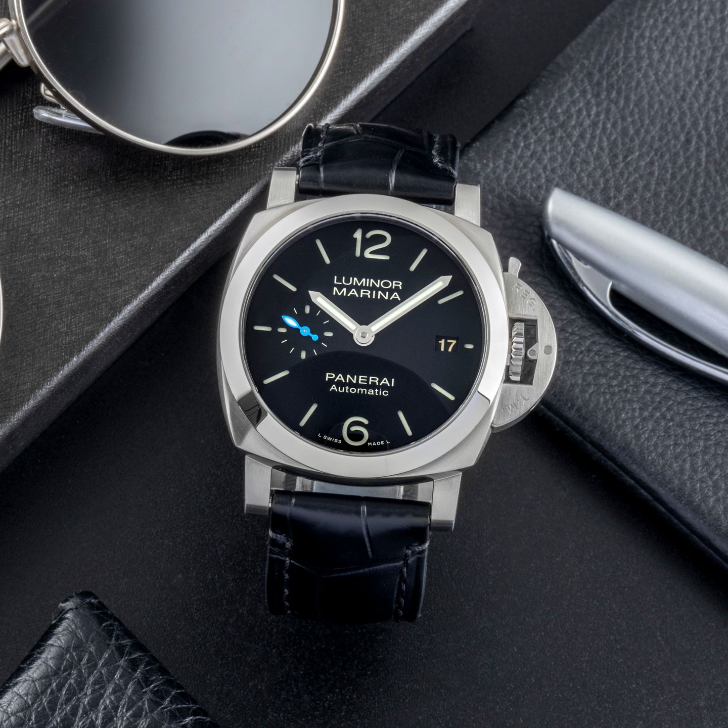 Panerai Luminor 1950 PAM01372 (2024) - Black dial 40 mm Steel case (1/8)