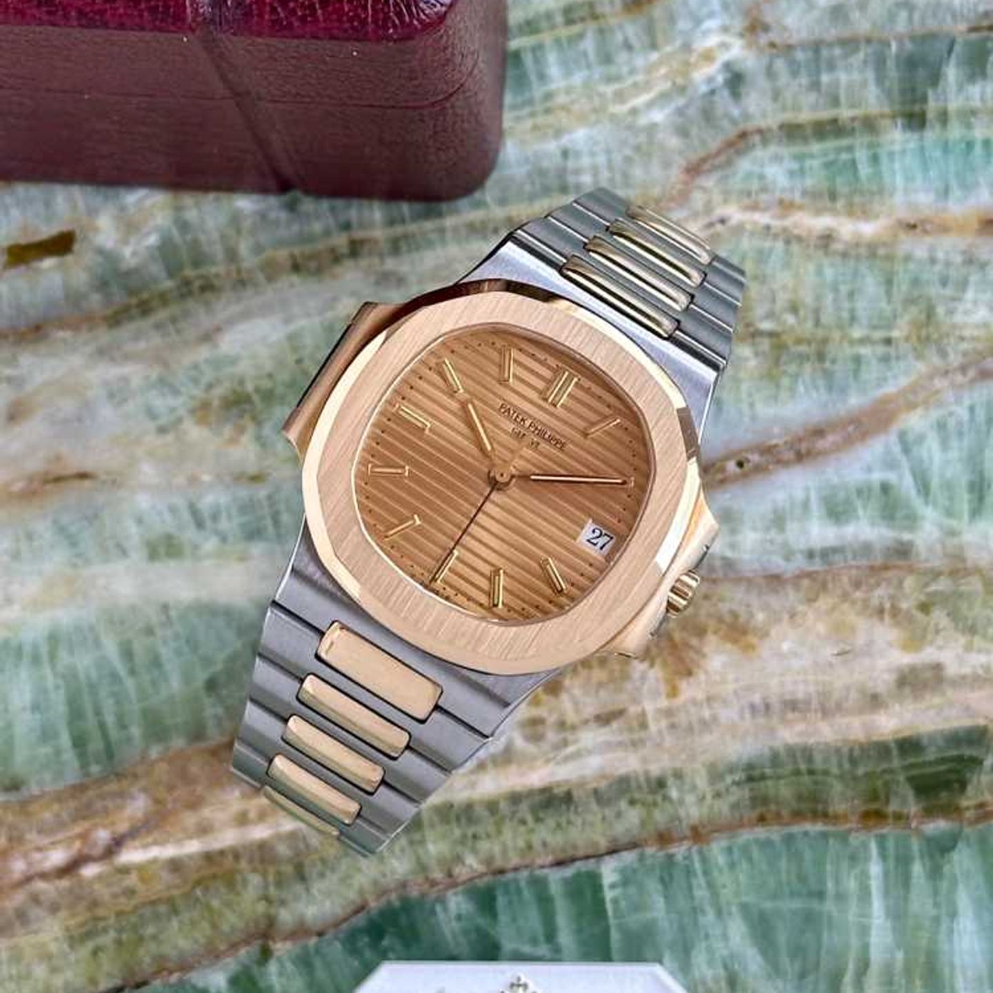 Patek Philippe Nautilus 3800 (1994) - Goud wijzerplaat 37mm Goud/Staal (6/8)