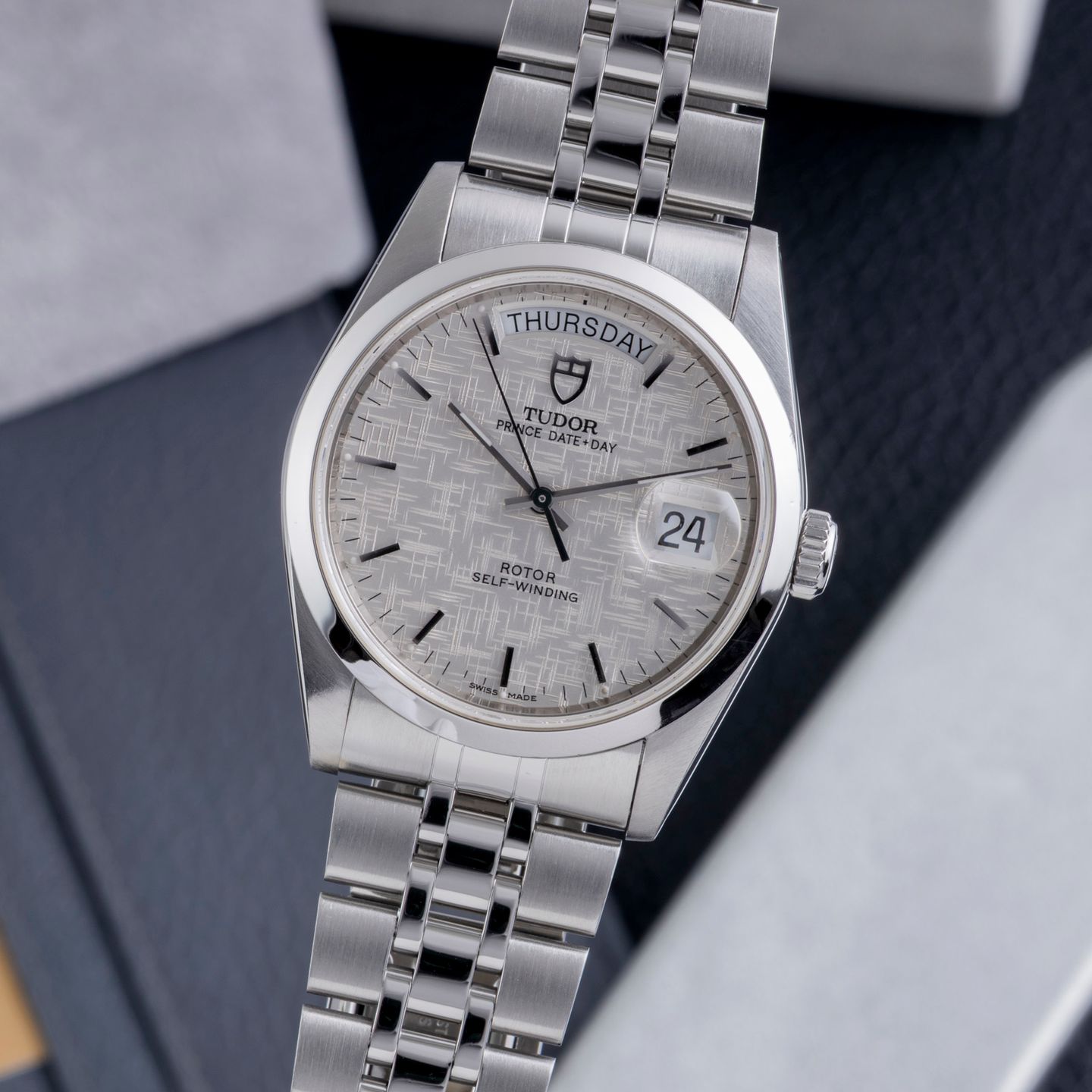 Tudor Prince Date 76200 - (3/8)