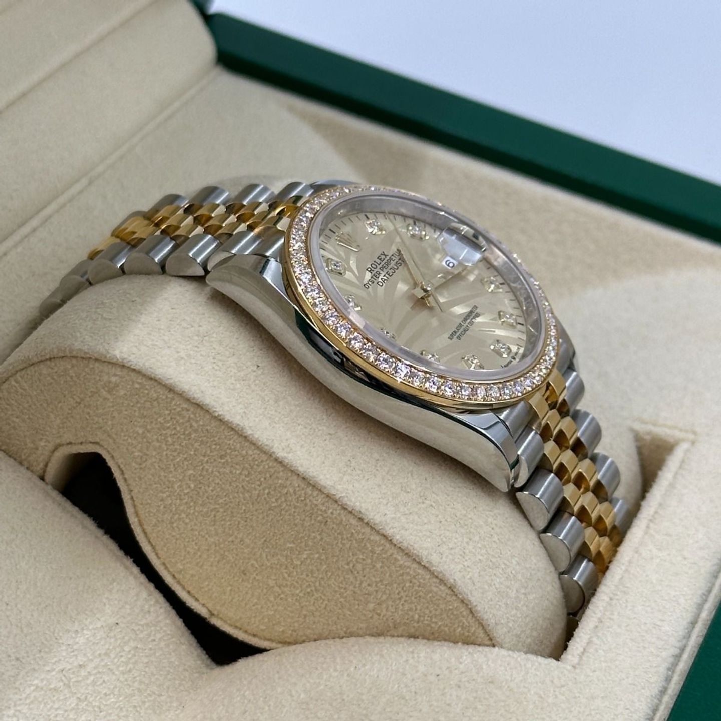 Rolex Datejust 36 126283RBR (2023) - Goud wijzerplaat 36mm Staal (7/8)