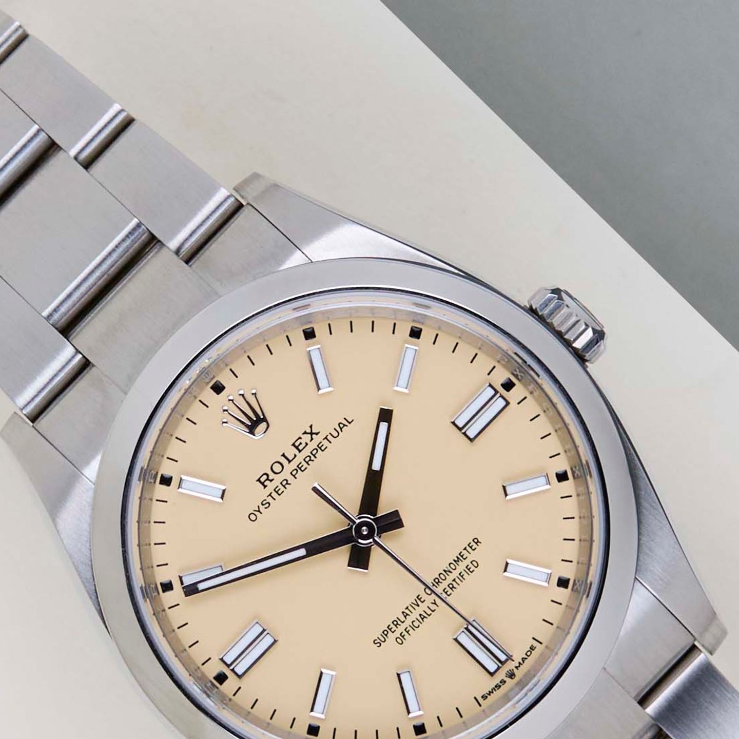 Rolex Oyster Perpetual 36 126000 (2025) - Beige wijzerplaat 36mm Staal (3/8)