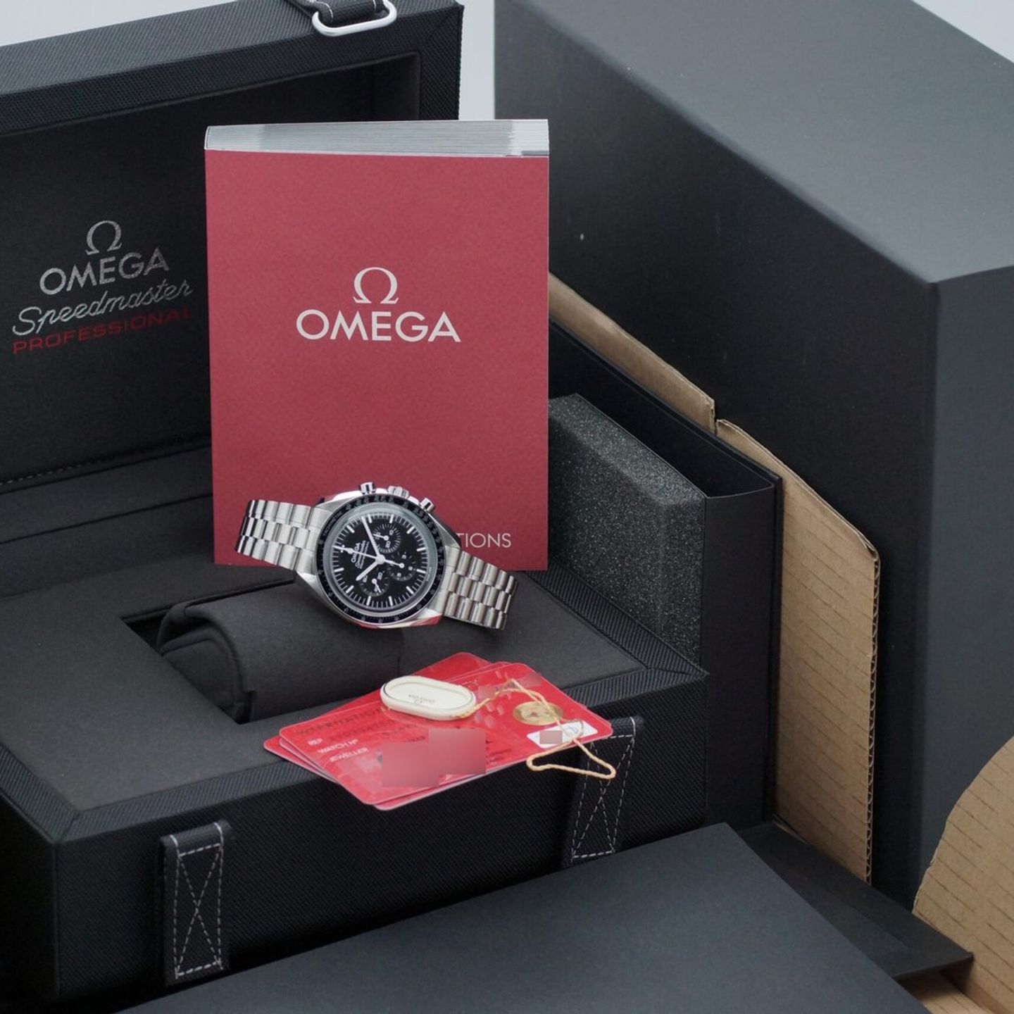 Omega Speedmaster Professional Moonwatch 310.30.42.50.01.002 (2026) - Zwart wijzerplaat 42mm Staal (2/8)