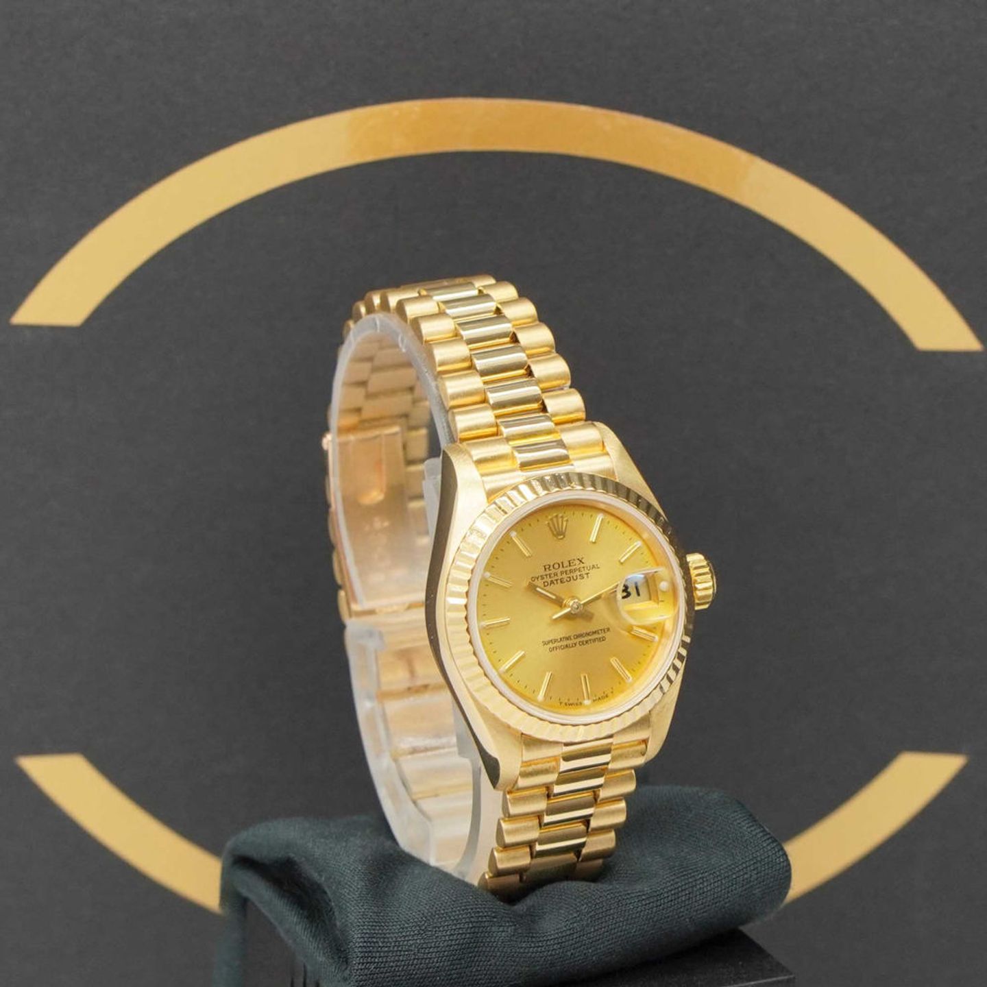 Rolex Lady-Datejust 69178 (1988) - Gold dial 26 mm Yellow Gold case (3/7)