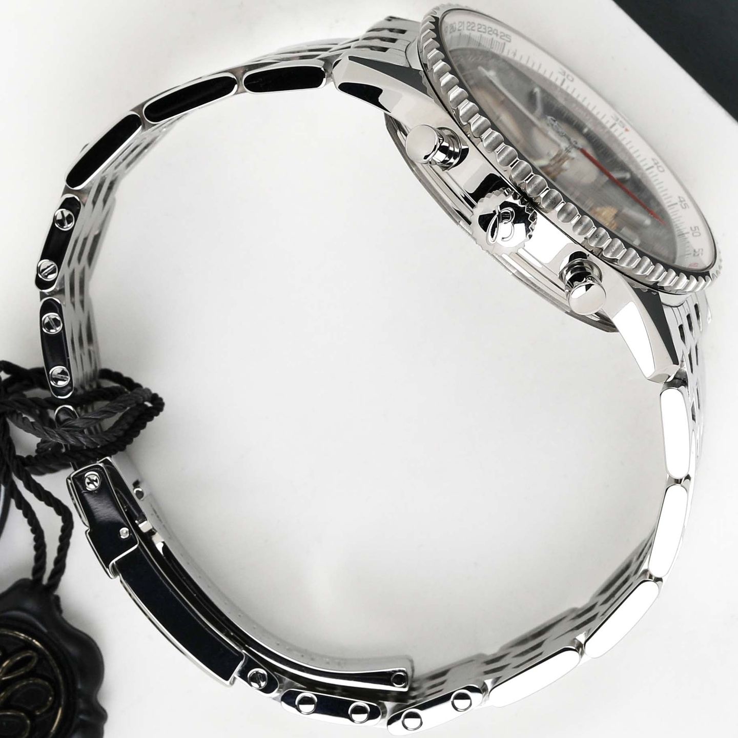 Breitling Navitimer 01 AB0120 (2015) - Black dial 43 mm Steel case (5/6)
