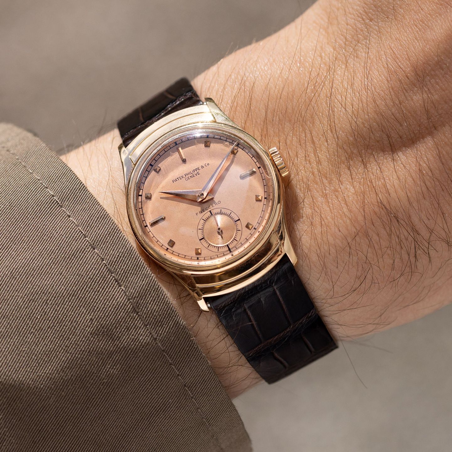 Patek Philippe Annual Calendar 5396/1G-001 (1930) - Blue dial 38 mm White Gold case (3/8)