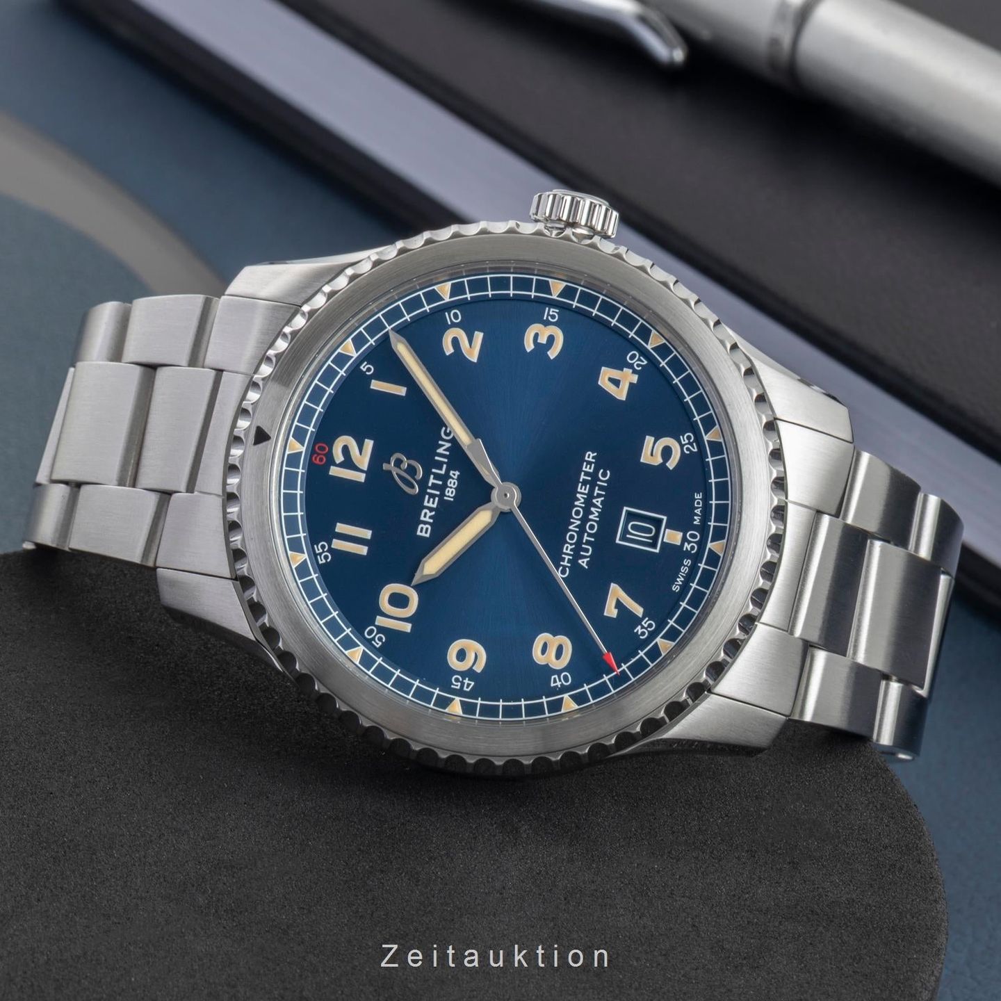 Breitling Aviator 8 A17315101C1A1 (Unknown (random serial)) - Blue dial 41 mm Steel case (2/8)
