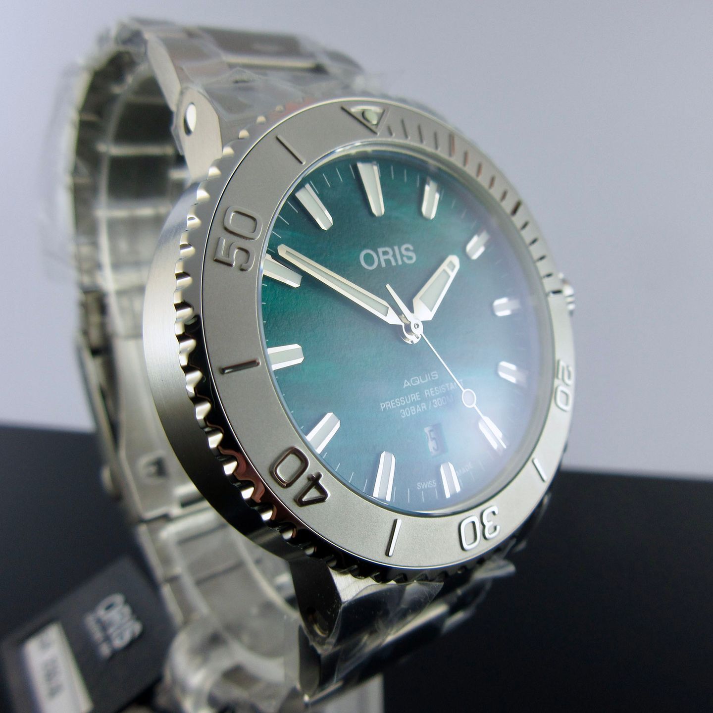 Oris Aquis Date 01 733 7730 4137-07 8 24 (2024) - Groen wijzerplaat 44mm Staal (5/8)