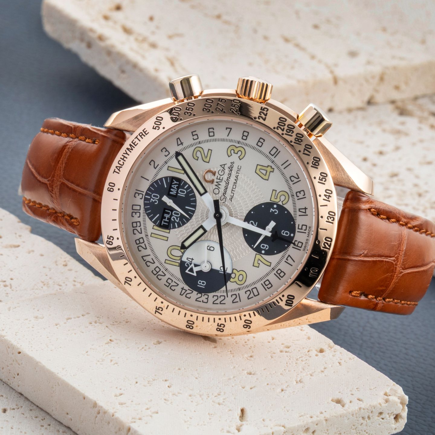 Omega Speedmaster Date 175.0084 (Onbekend (willekeurig serienummer)) - Zilver wijzerplaat 39mm Roodgoud (2/8)