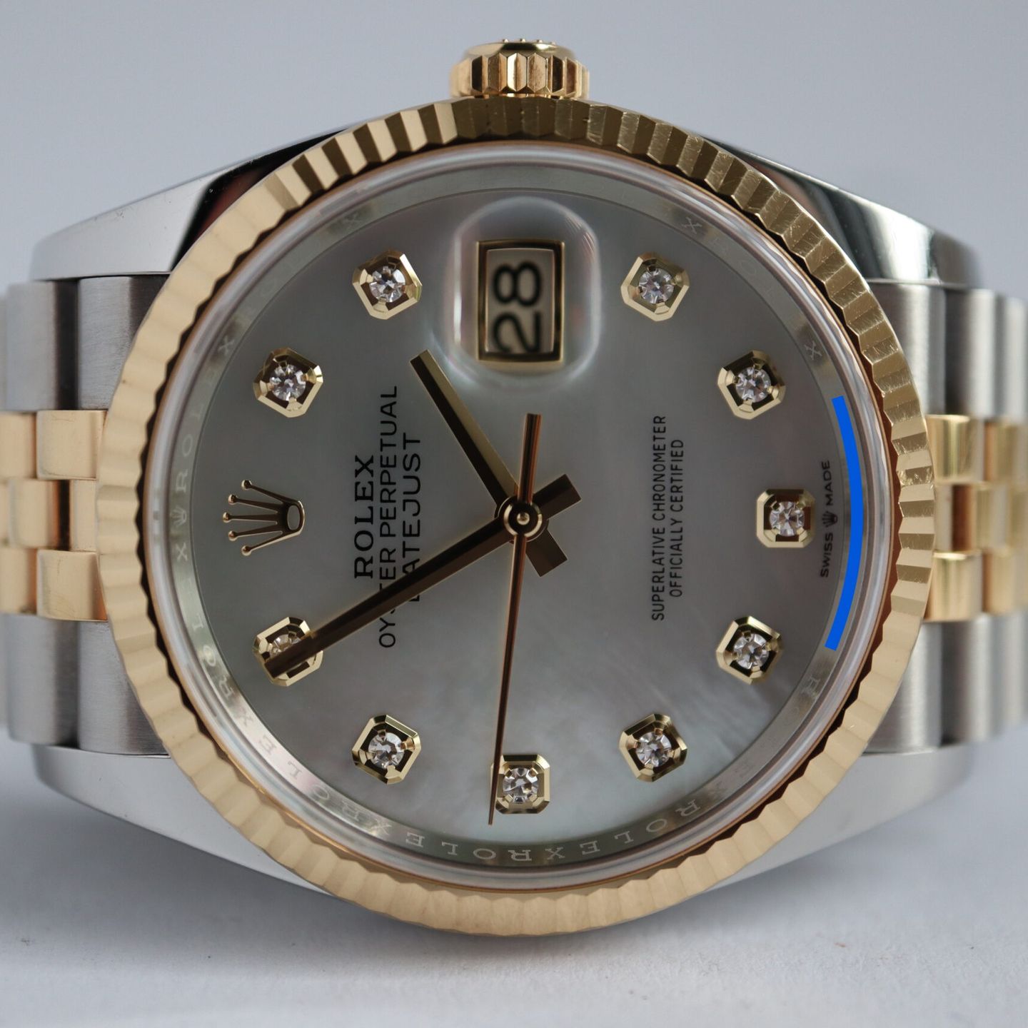 Rolex Datejust 36 126233 (2023) - Pearl dial 36 mm Gold/Steel case (2/8)