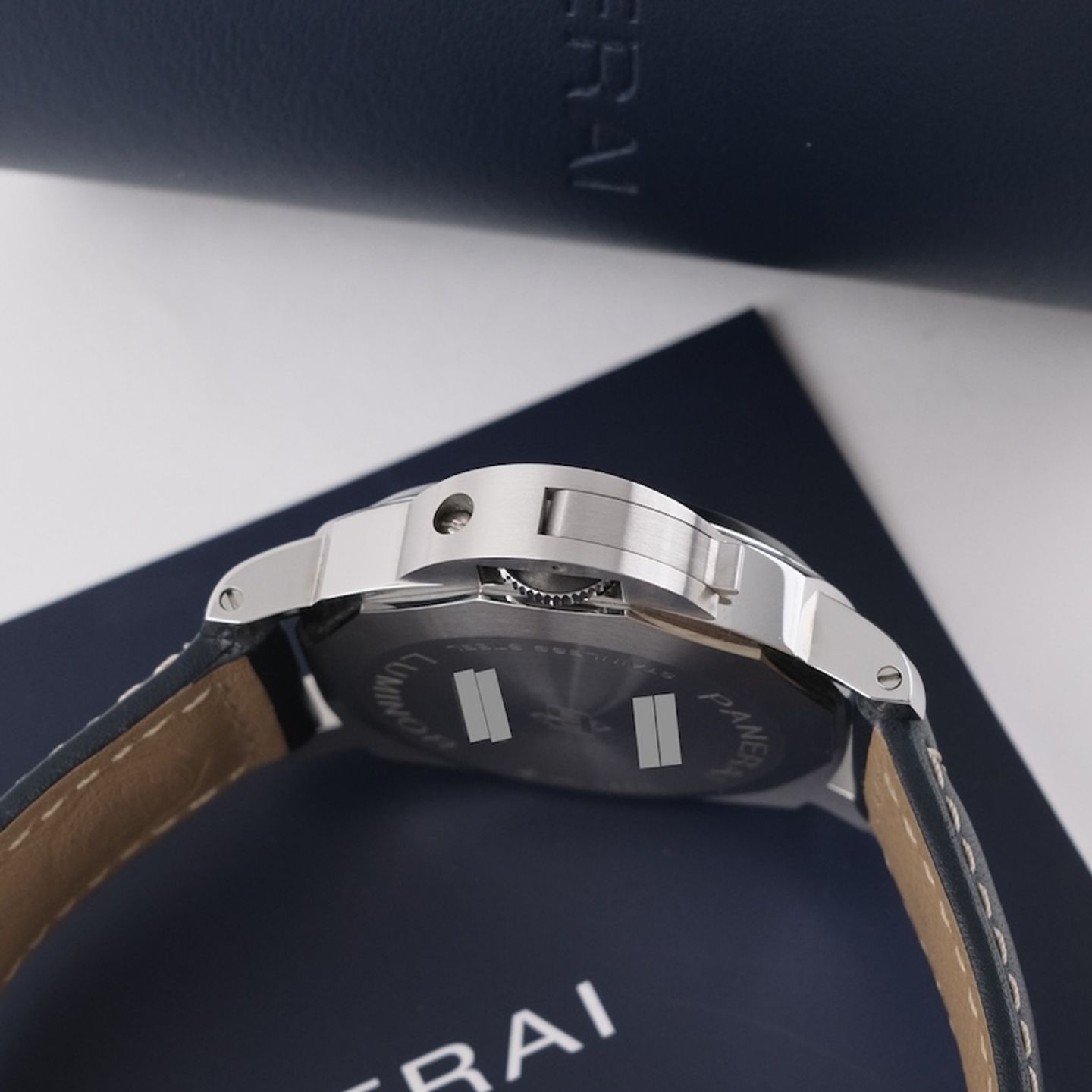 Panerai Luminor PAM01085 (2025) - Blue dial 44 mm Steel case (5/8)