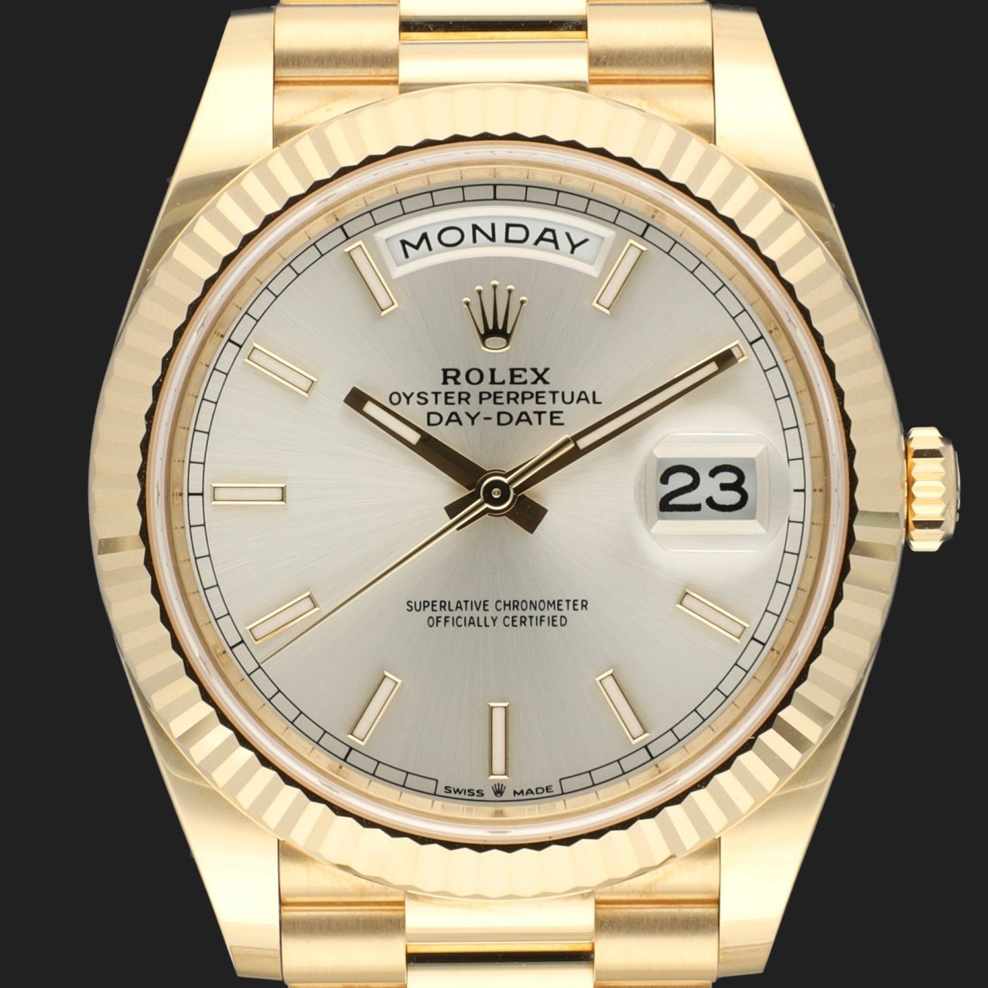 Rolex Day-Date 40 228238 (2023) - Silver dial 40 mm Yellow Gold case (2/8)