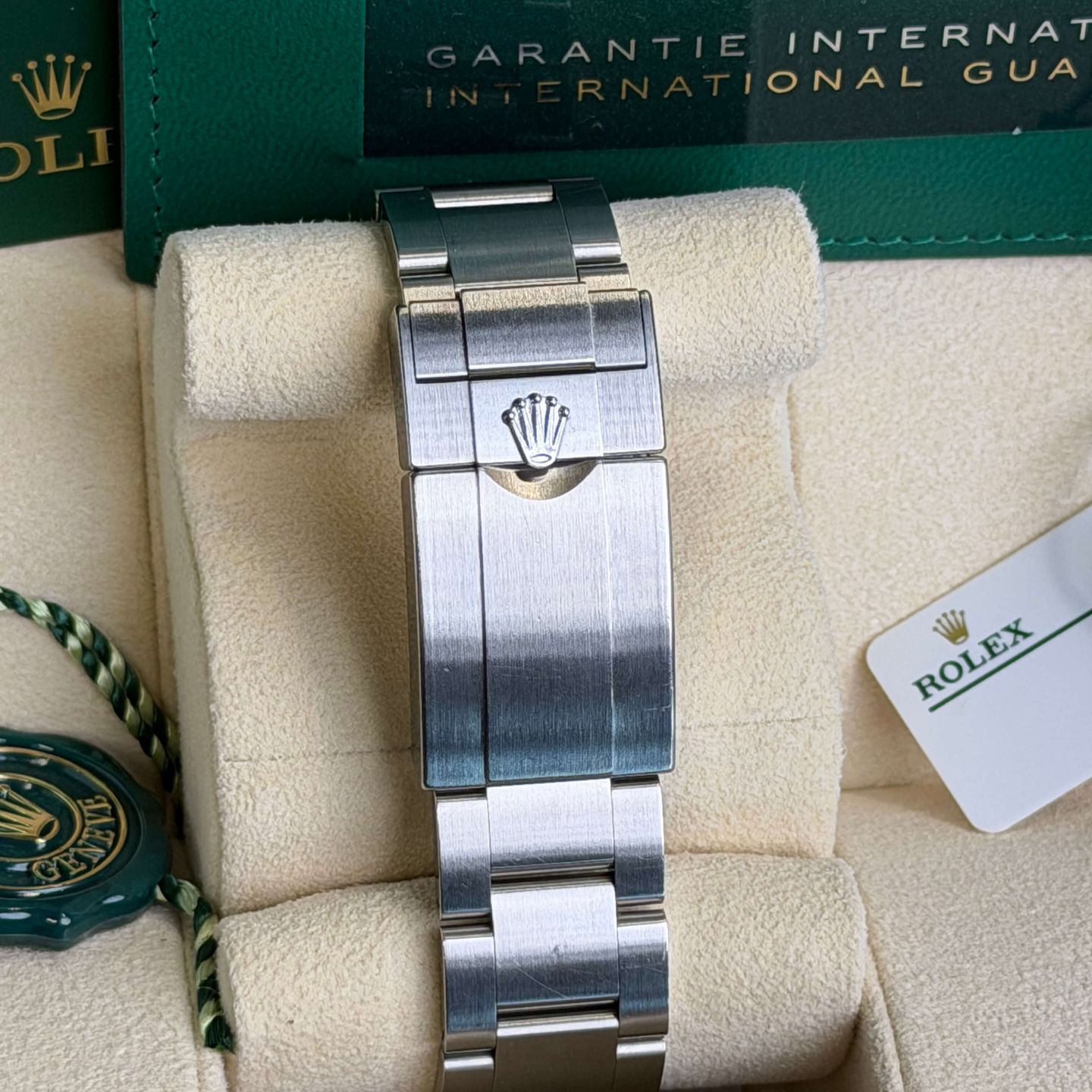 Rolex Explorer II 226570 (2021) - Zwart wijzerplaat 42mm Staal (7/7)