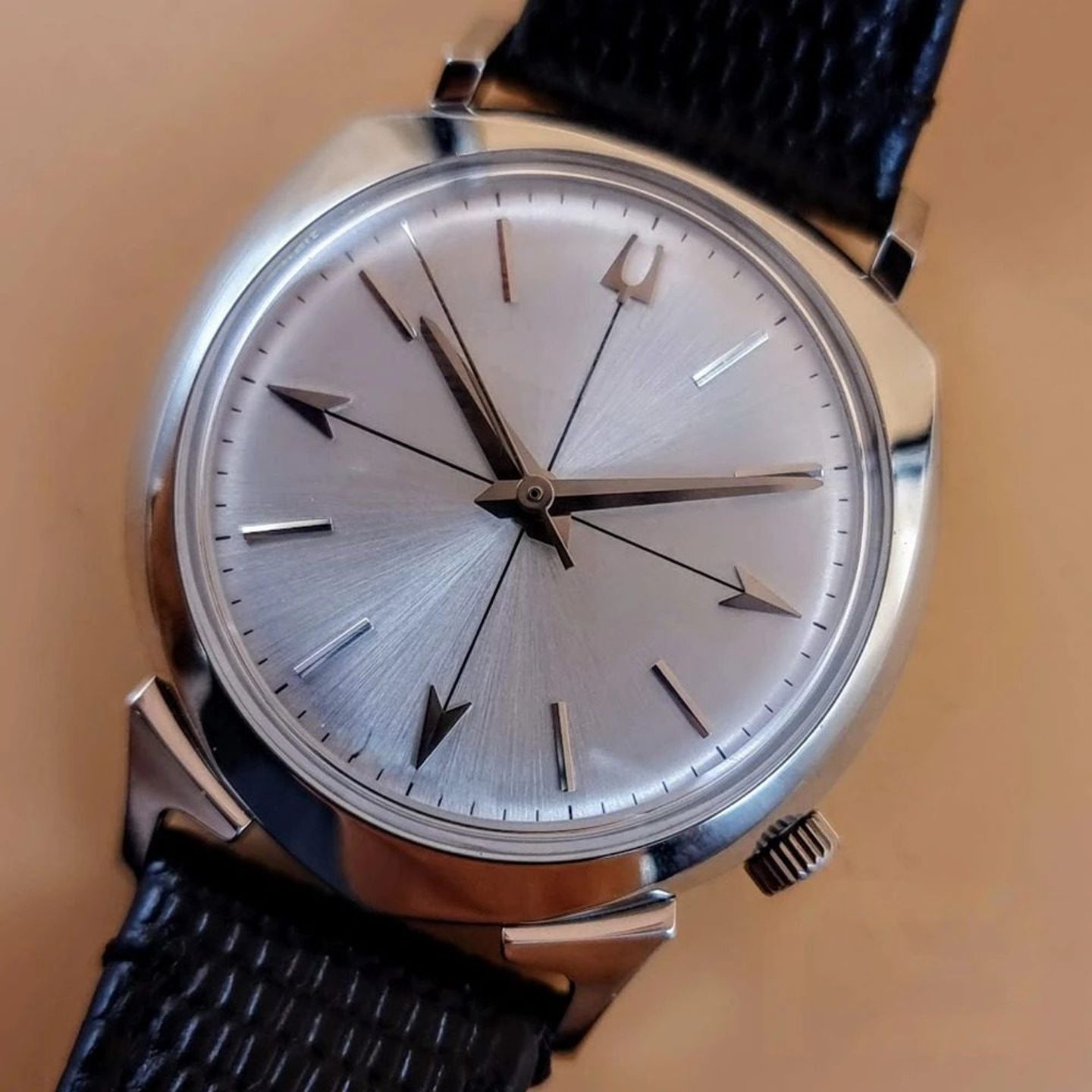 Bulova Accutron 2SW6A001 (2025) - Silver dial 33 mm Steel case (1/8)