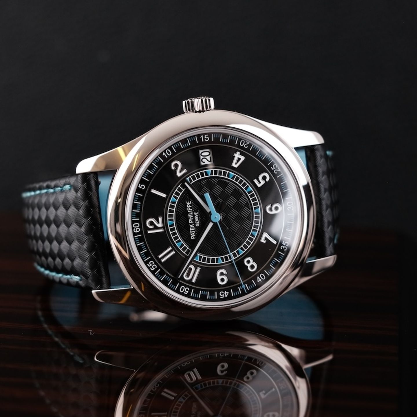 Patek Philippe Calatrava 6007G-011 (2025) - Black dial 40 mm White Gold case (4/8)