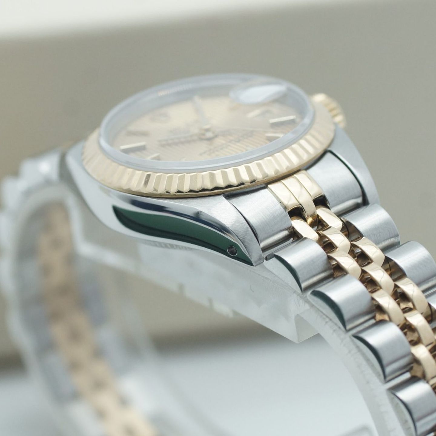 Rolex Lady-Datejust 69173 (1985) - Champagne wijzerplaat 26mm Goud/Staal (8/8)