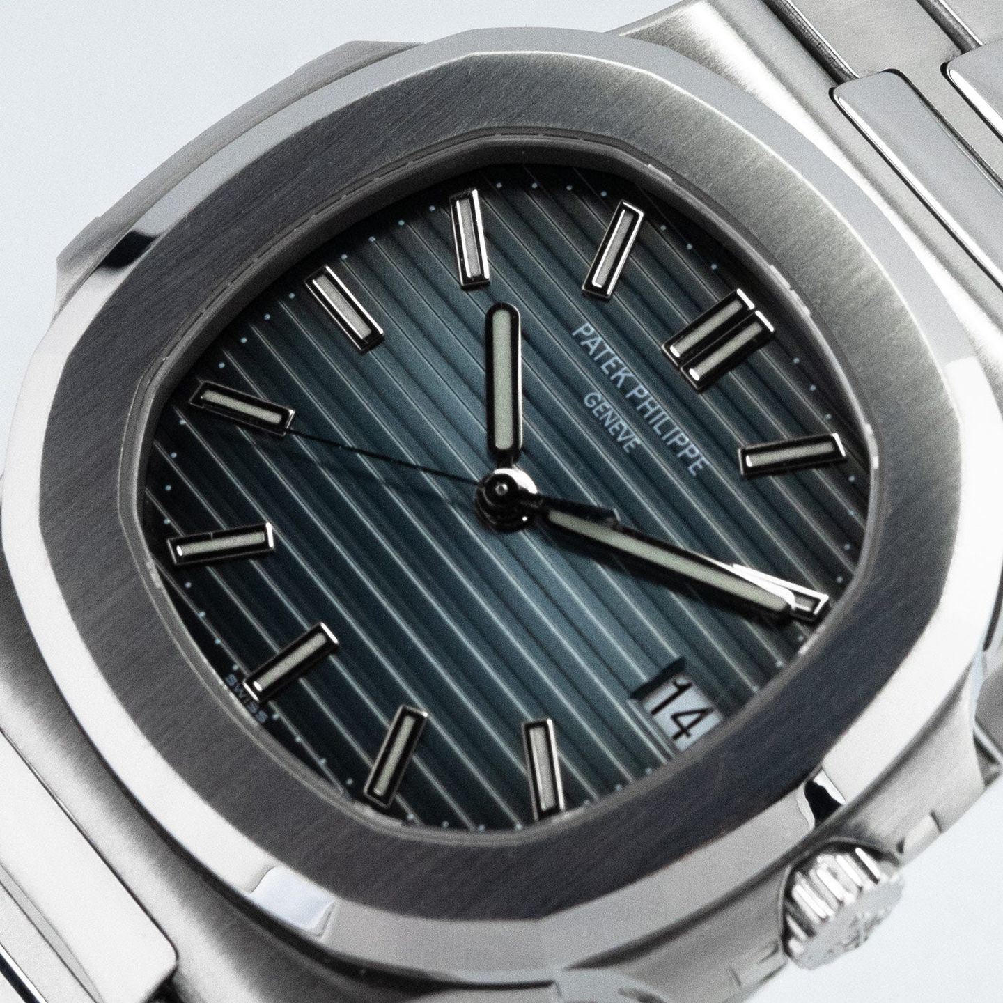 Patek Philippe Nautilus 5711/1A-001 (2010) - Blue dial 40 mm Steel case (3/7)