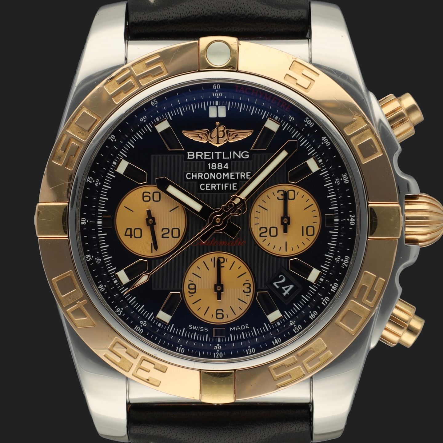 Breitling Chronomat 44 CB011012 (2014) - Black dial 44 mm Gold/Steel case (2/6)