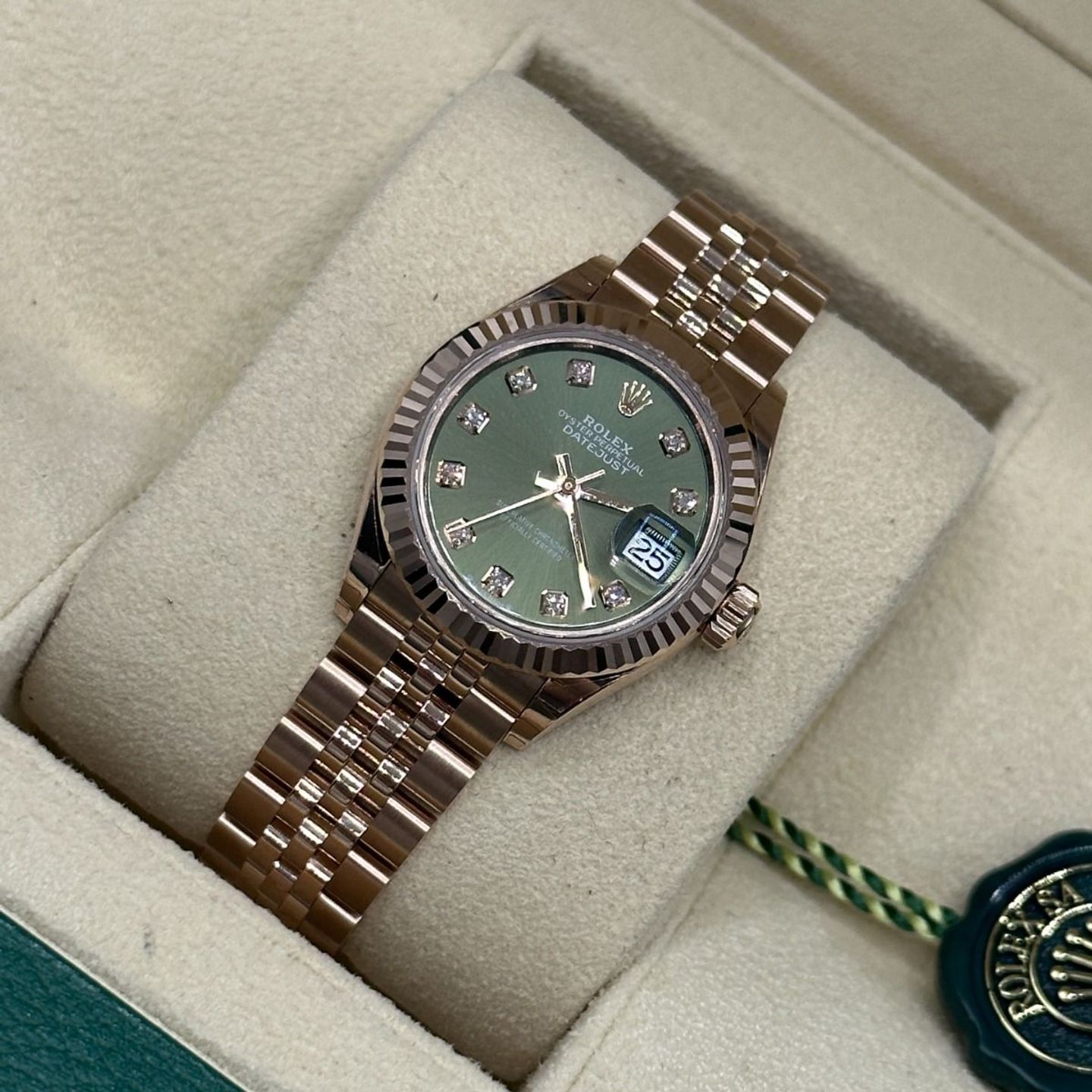 Rolex Lady-Datejust 279175 (2024) - Green dial 28 mm Rose Gold case (8/8)