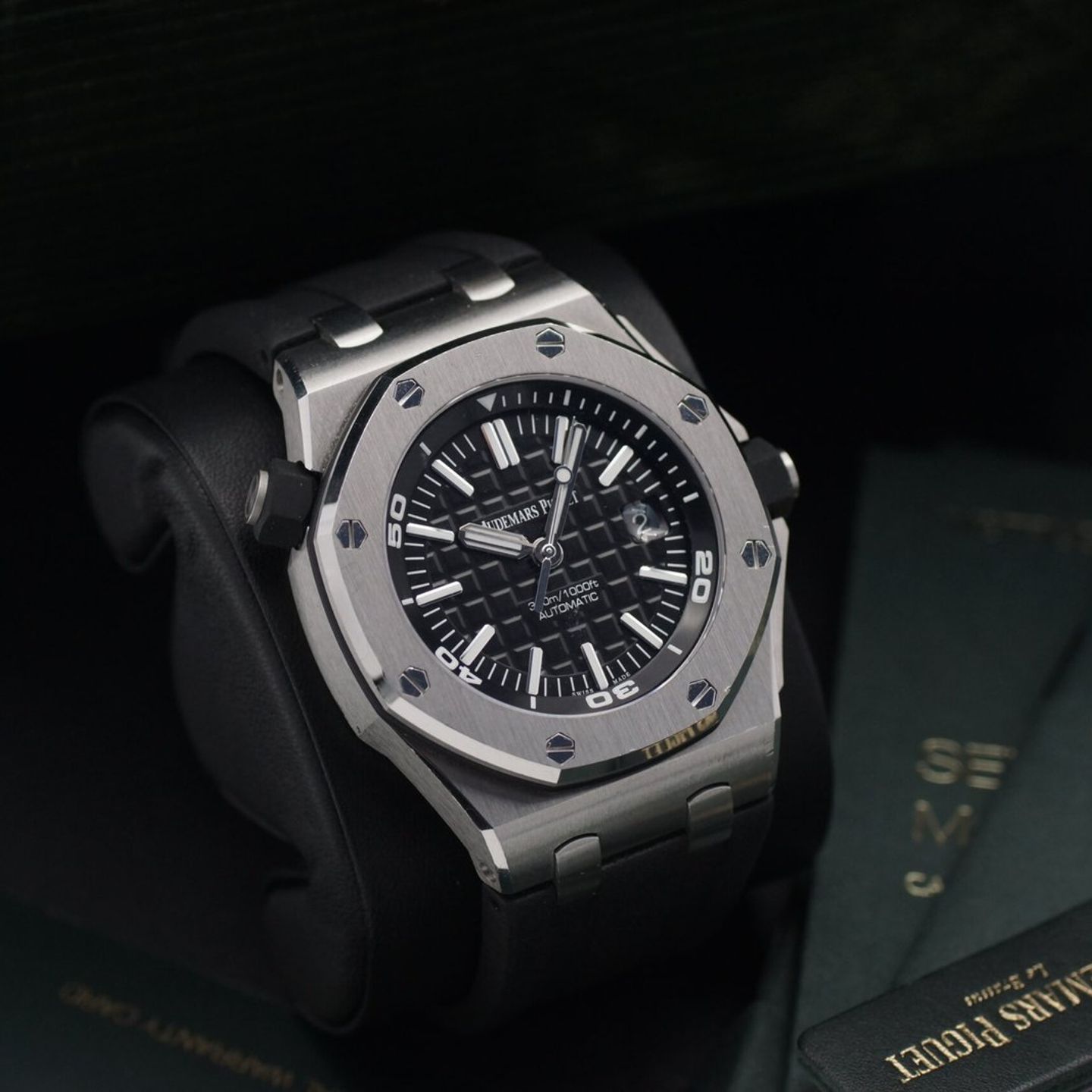 Audemars Piguet Royal Oak Offshore Diver 15710ST - (2/8)