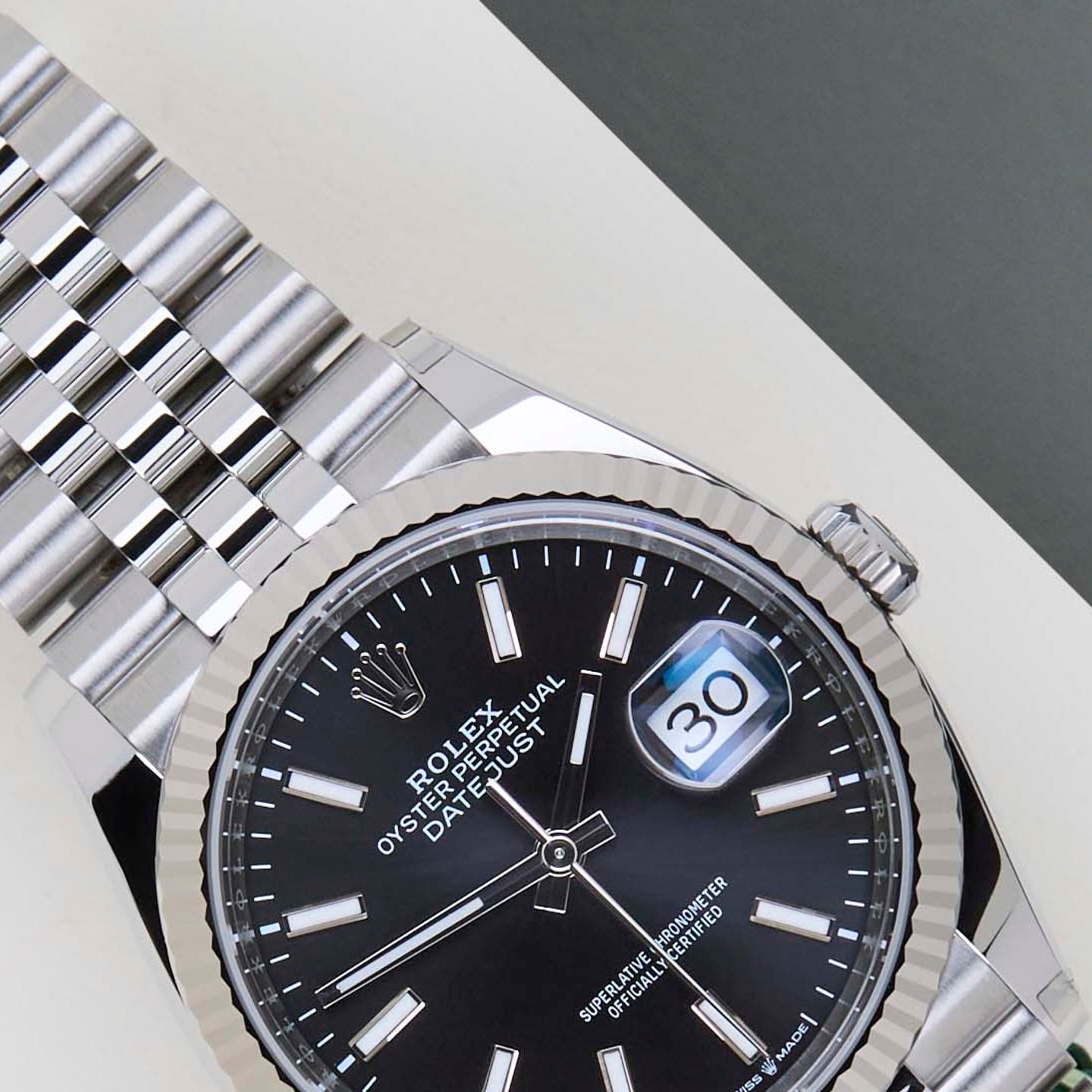 Rolex Datejust 36 126234 (2026) - Black dial 36 mm Steel case (3/8)