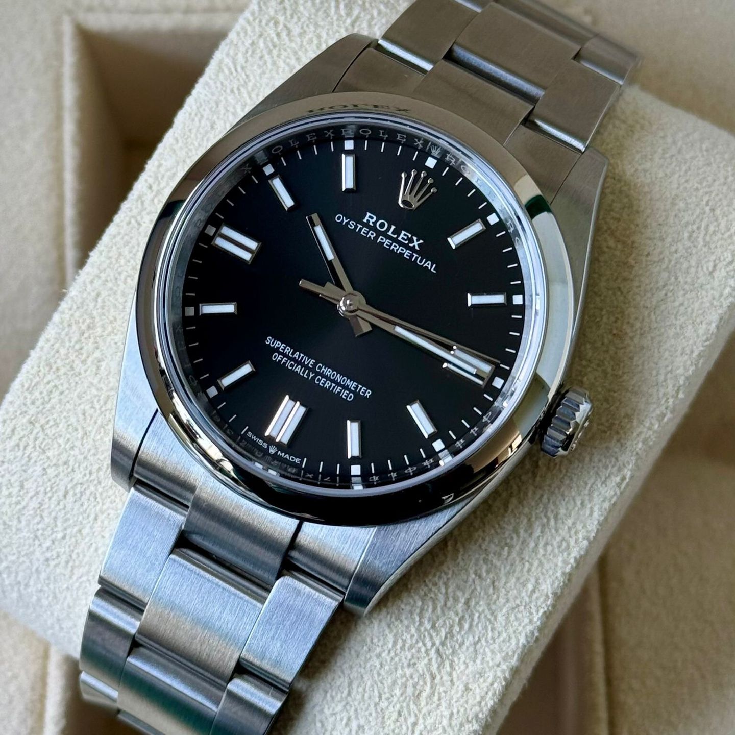 Rolex Oyster Perpetual 36 126000 (2024) - Zwart wijzerplaat 36mm Staal (3/6)