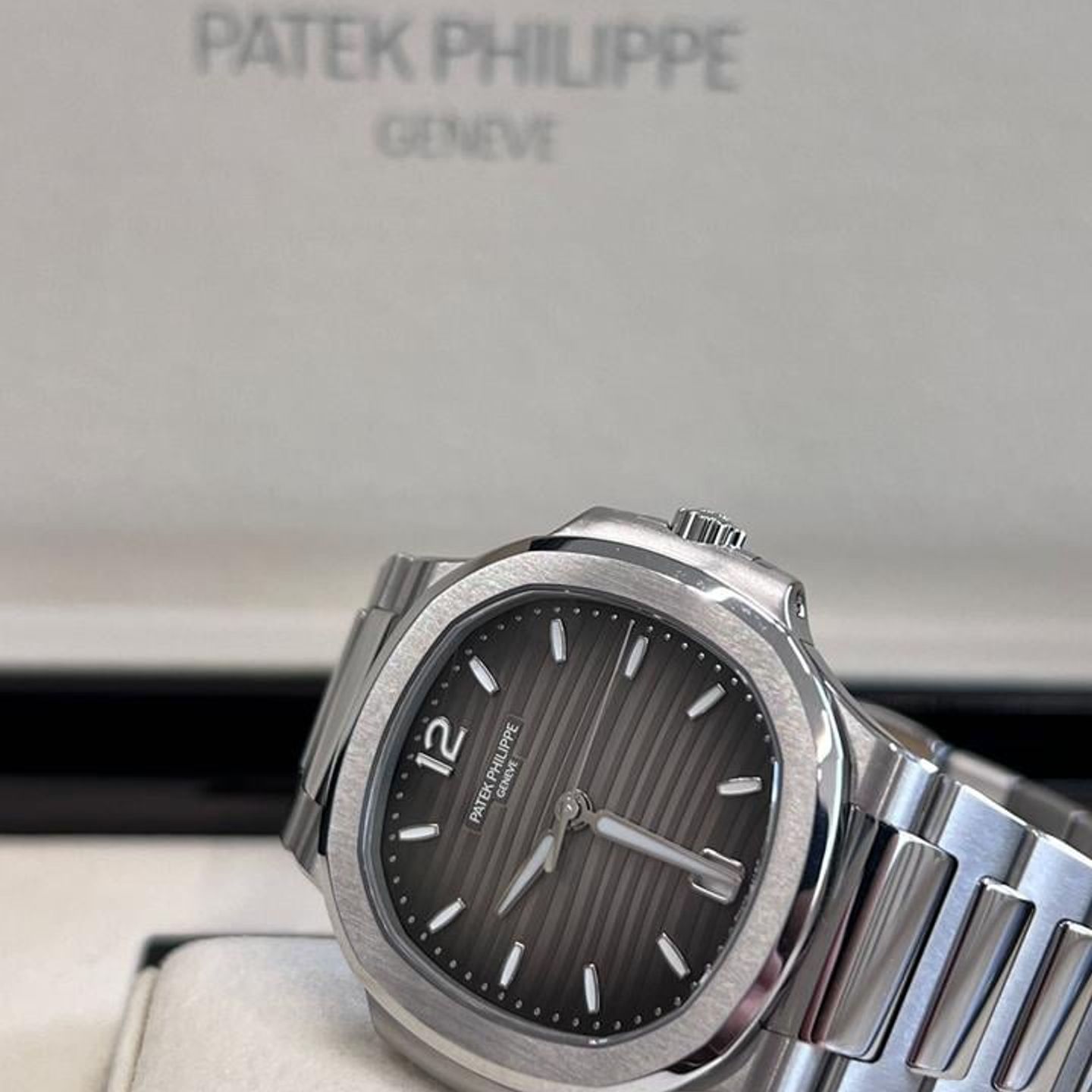 Patek Philippe Nautilus 7118/1A-011 (2024) - 35mm Staal (3/6)