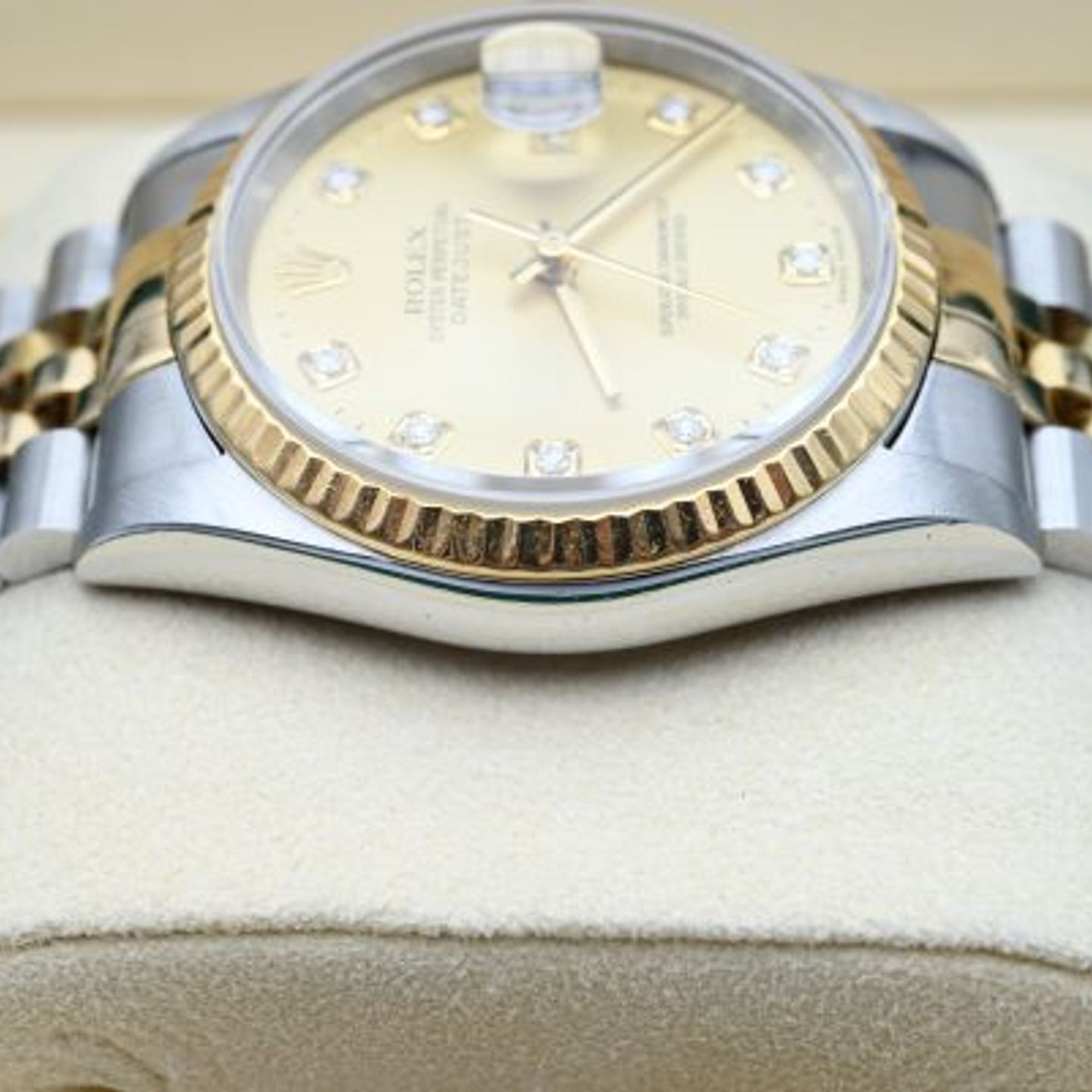 Rolex Datejust 36 16233 (1995) - Champagne wijzerplaat 36mm Goud/Staal (4/8)