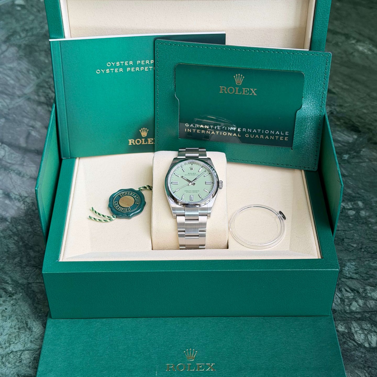 Rolex Oyster Perpetual 36 126000 - (2/7)
