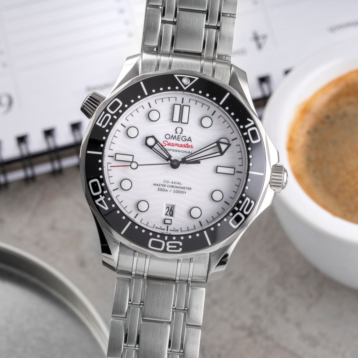 Omega Seamaster Diver 300 M 210.30.42.20.04.001 (Unknown (random serial)) - White dial 42 mm Steel case (3/8)