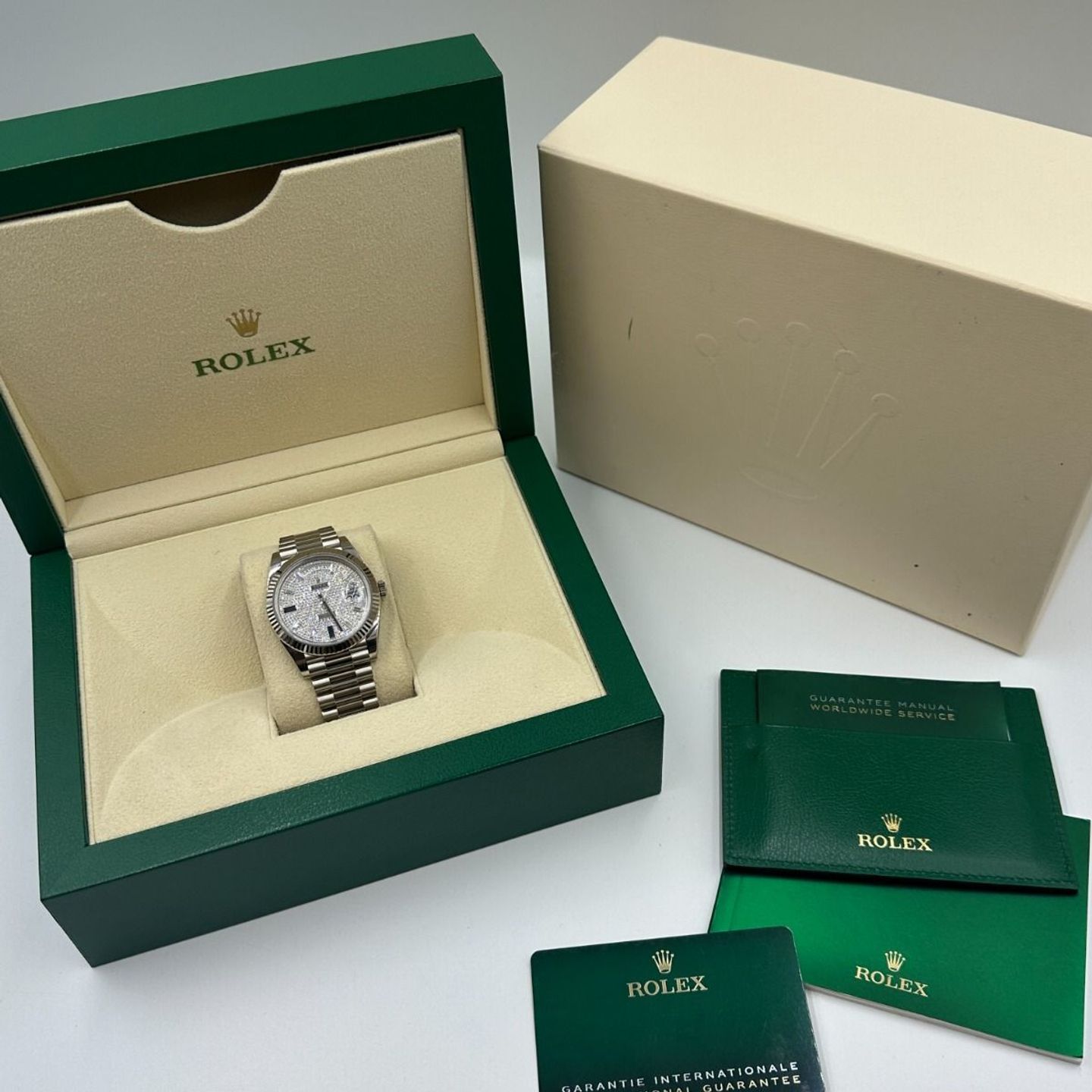 Rolex Day-Date 40 228239 (2023) - White dial 40 mm White Gold case (2/8)