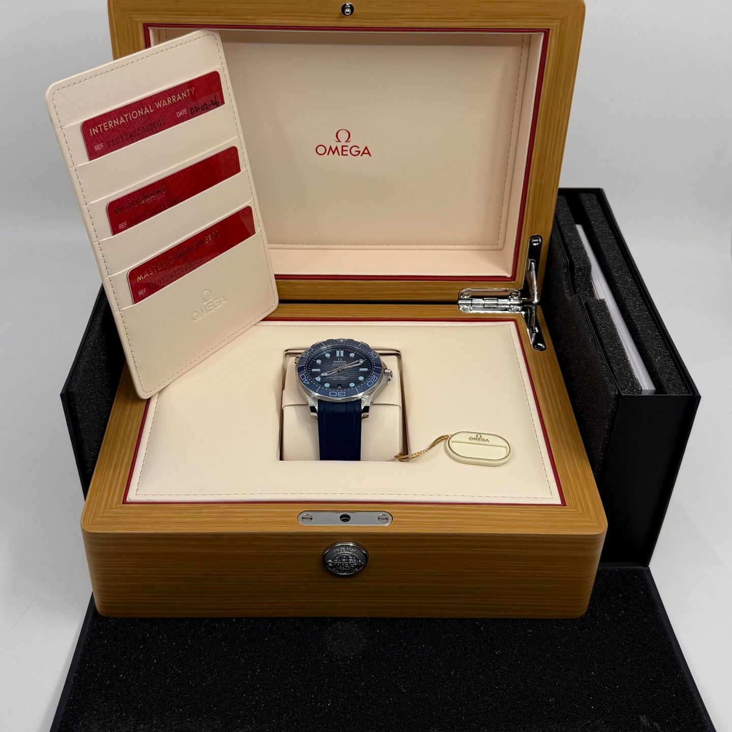 Omega Seamaster Diver 300 M 210.32.42.20.03.002 (2026) - Blue dial 42 mm Steel case (3/8)
