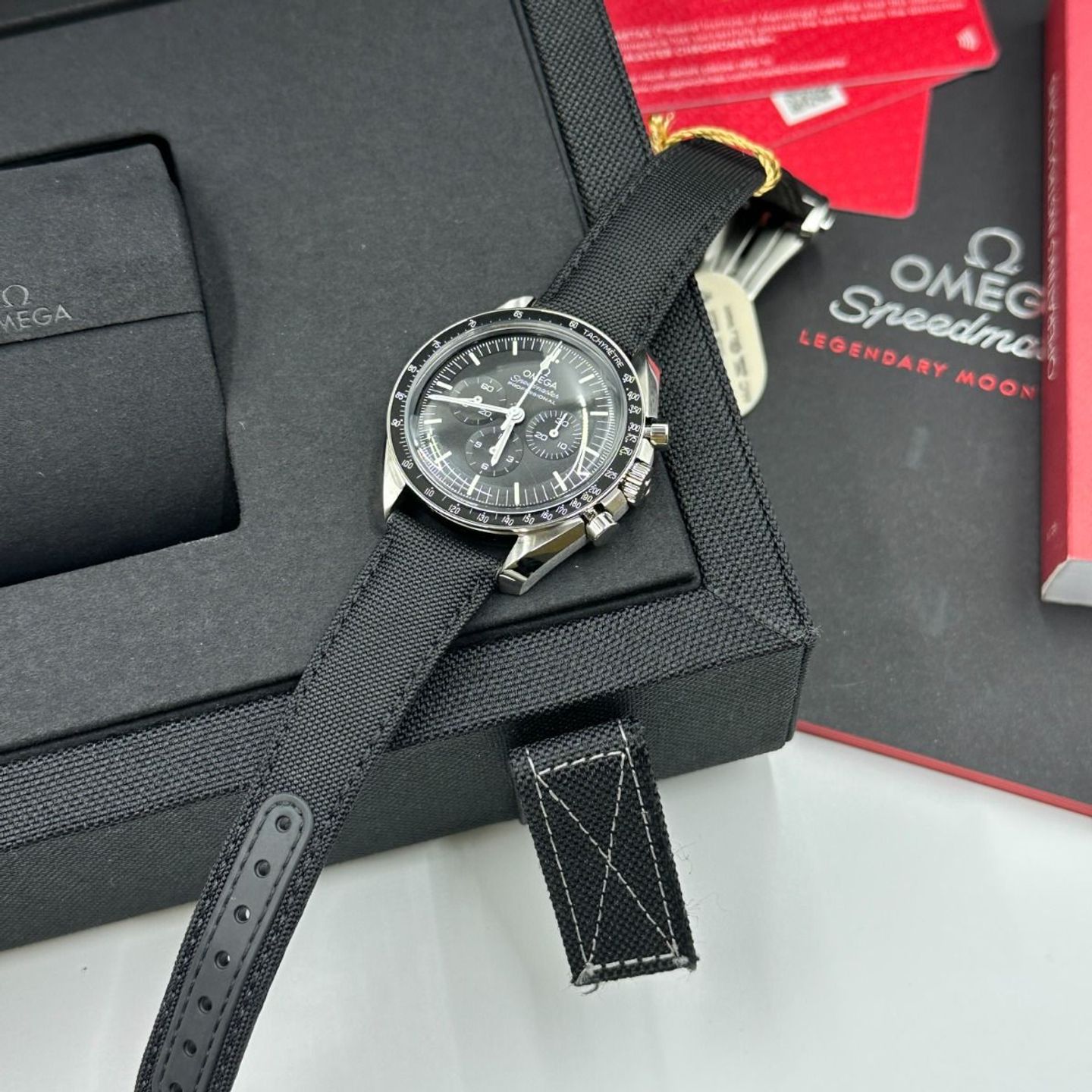 Omega Speedmaster Professional Moonwatch 310.32.42.50.01.001 (2022) - Black dial 42 mm Steel case (8/8)