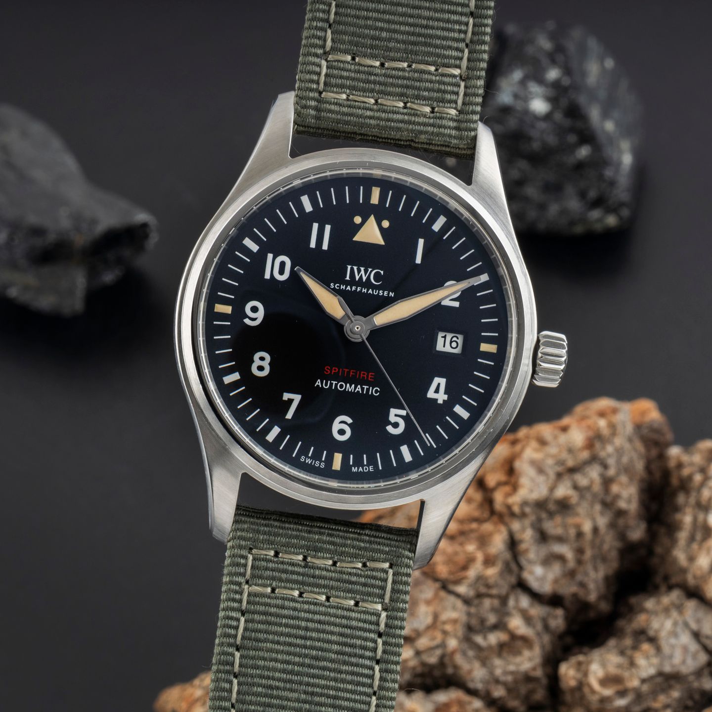 IWC Pilot IW326801 (Unknown (random serial)) - Black dial 39 mm Steel case (3/8)