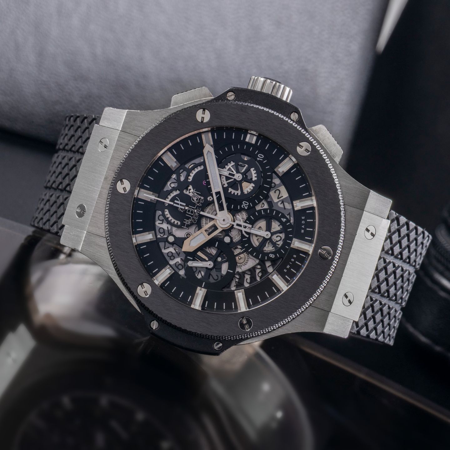Hublot Big Bang Aero Bang 311.SM.1170.GR (Unknown (random serial)) - Black dial 45 mm Steel case (2/8)