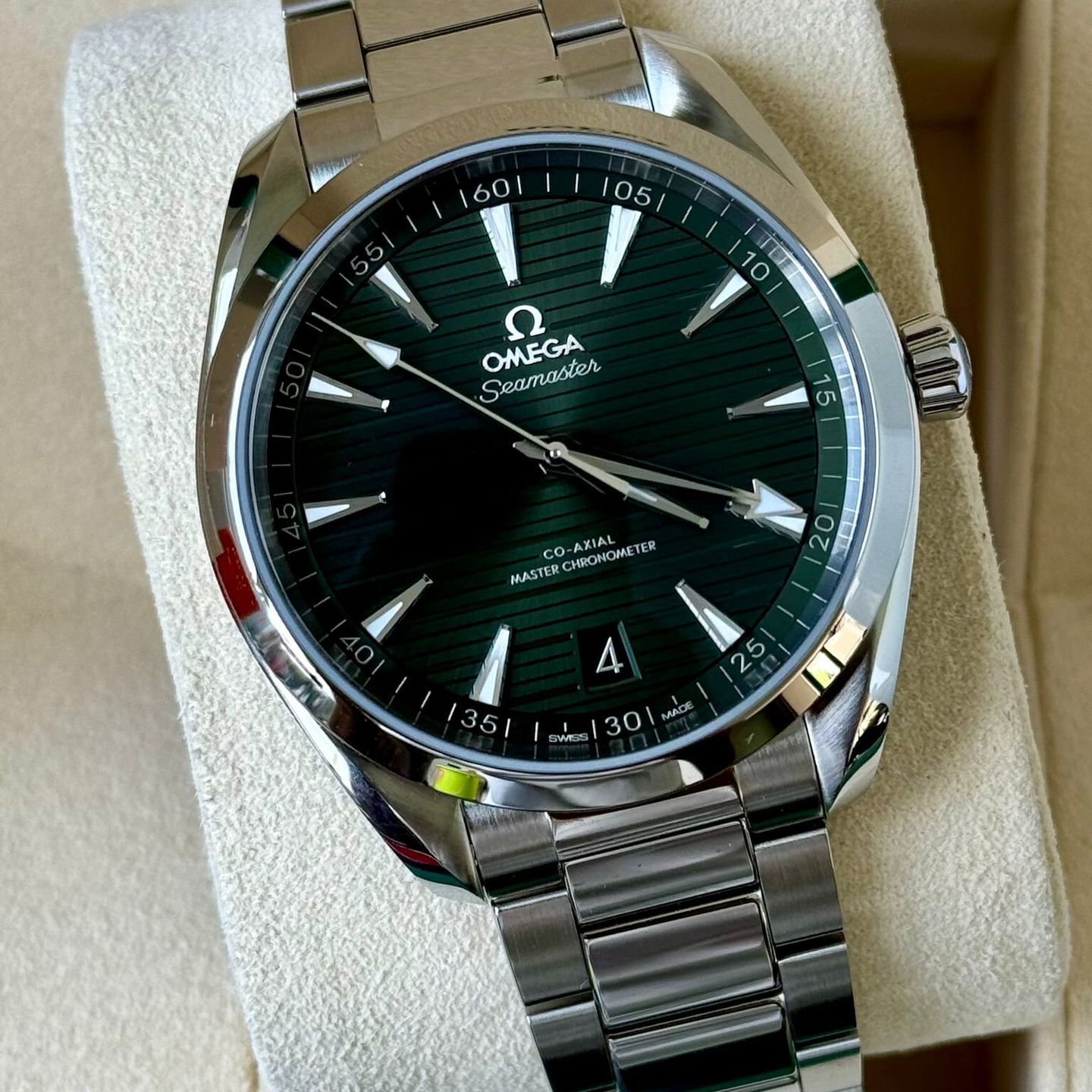 Omega Seamaster Aqua Terra 220.10.41.21.10.001 (2024) - Groen wijzerplaat 41mm Staal (1/7)