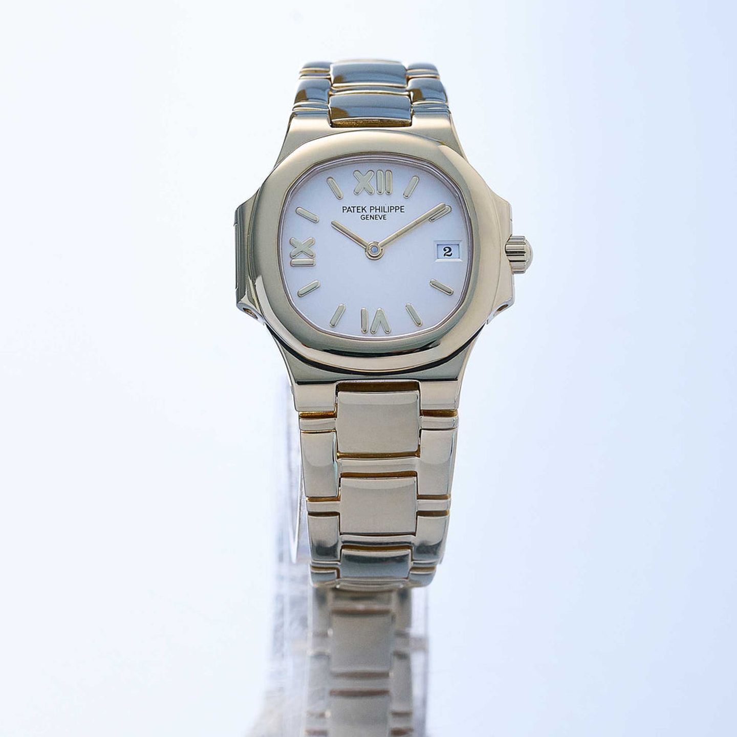 Patek Philippe Nautilus 4700 (2007) - White dial 29 mm Yellow Gold case (1/8)