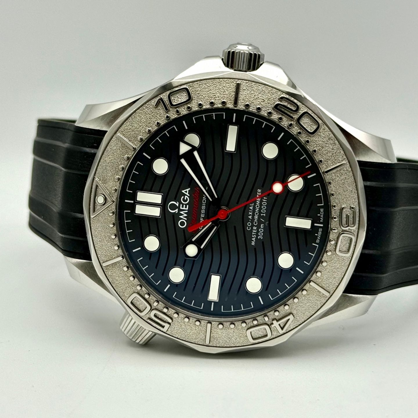 Omega Seamaster Diver 300 M 210.30.42.20.01.002 - (4/16)
