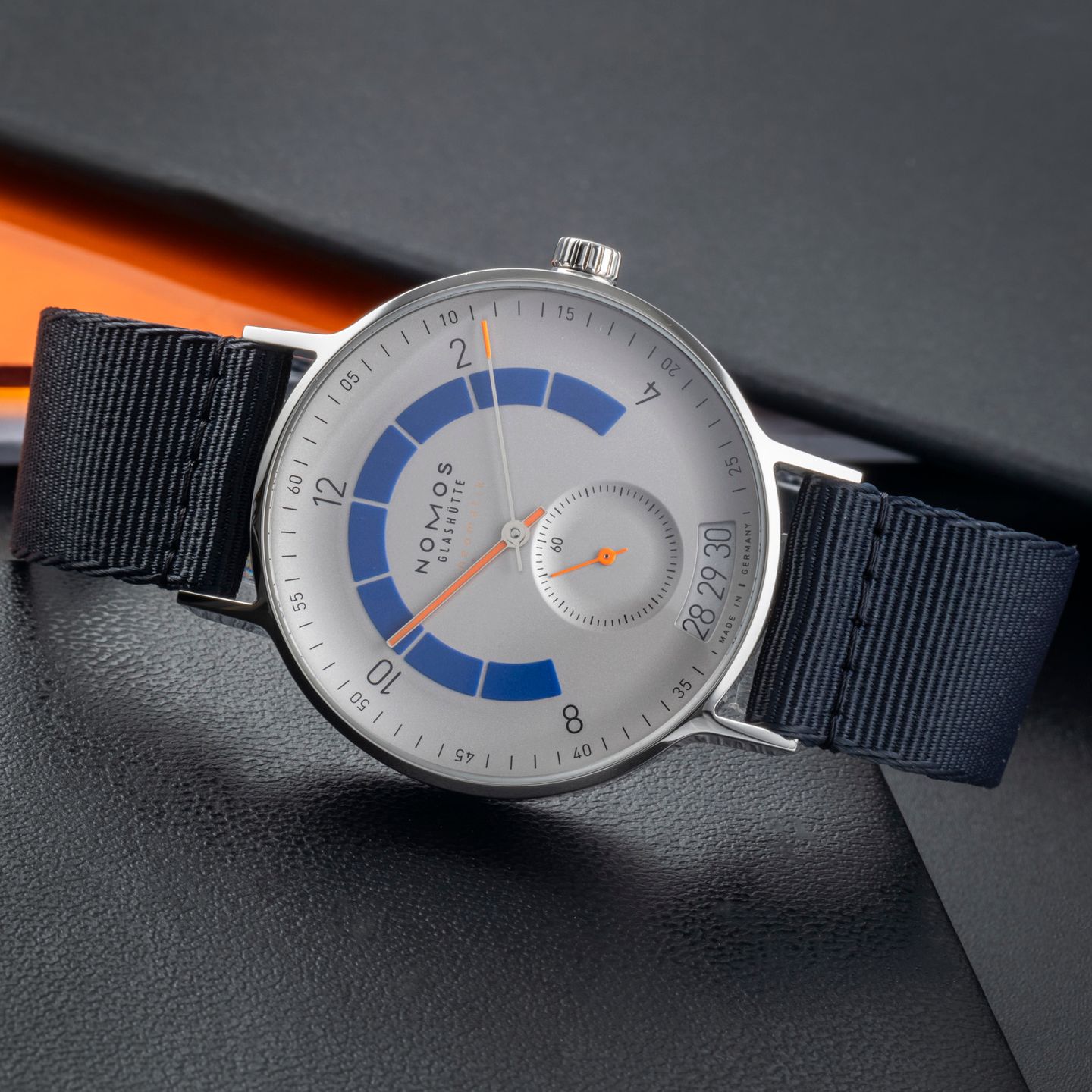 NOMOS Autobahn 1303 - (2/8)