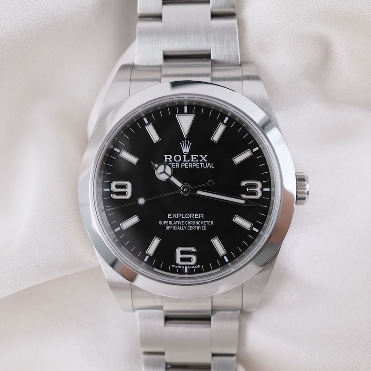 Rolex Explorer 214270 (2017) - Zwart wijzerplaat 39mm Staal (1/8)